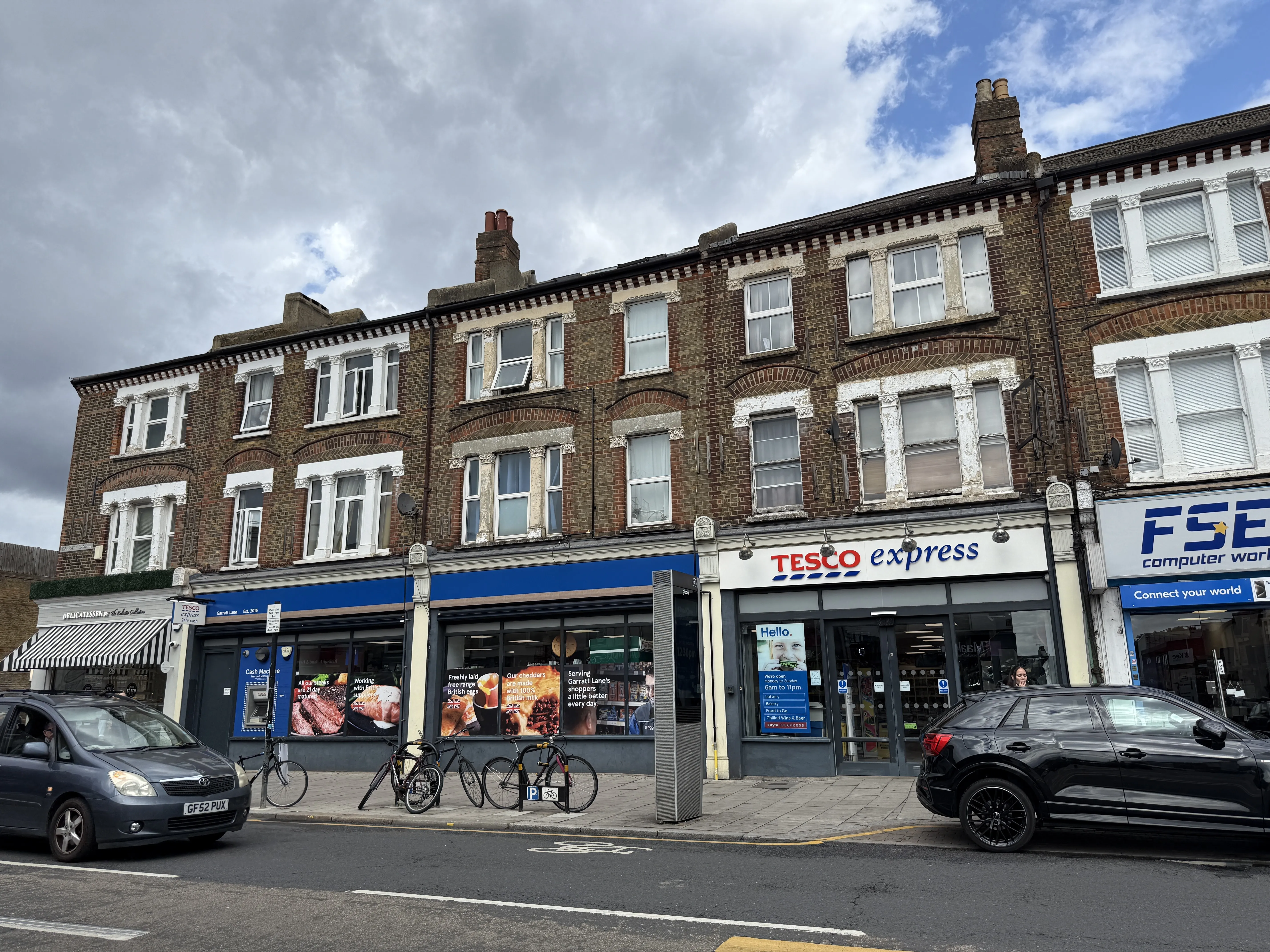 INVESTMENT - Leasehold Self Contained First Floor Flat 