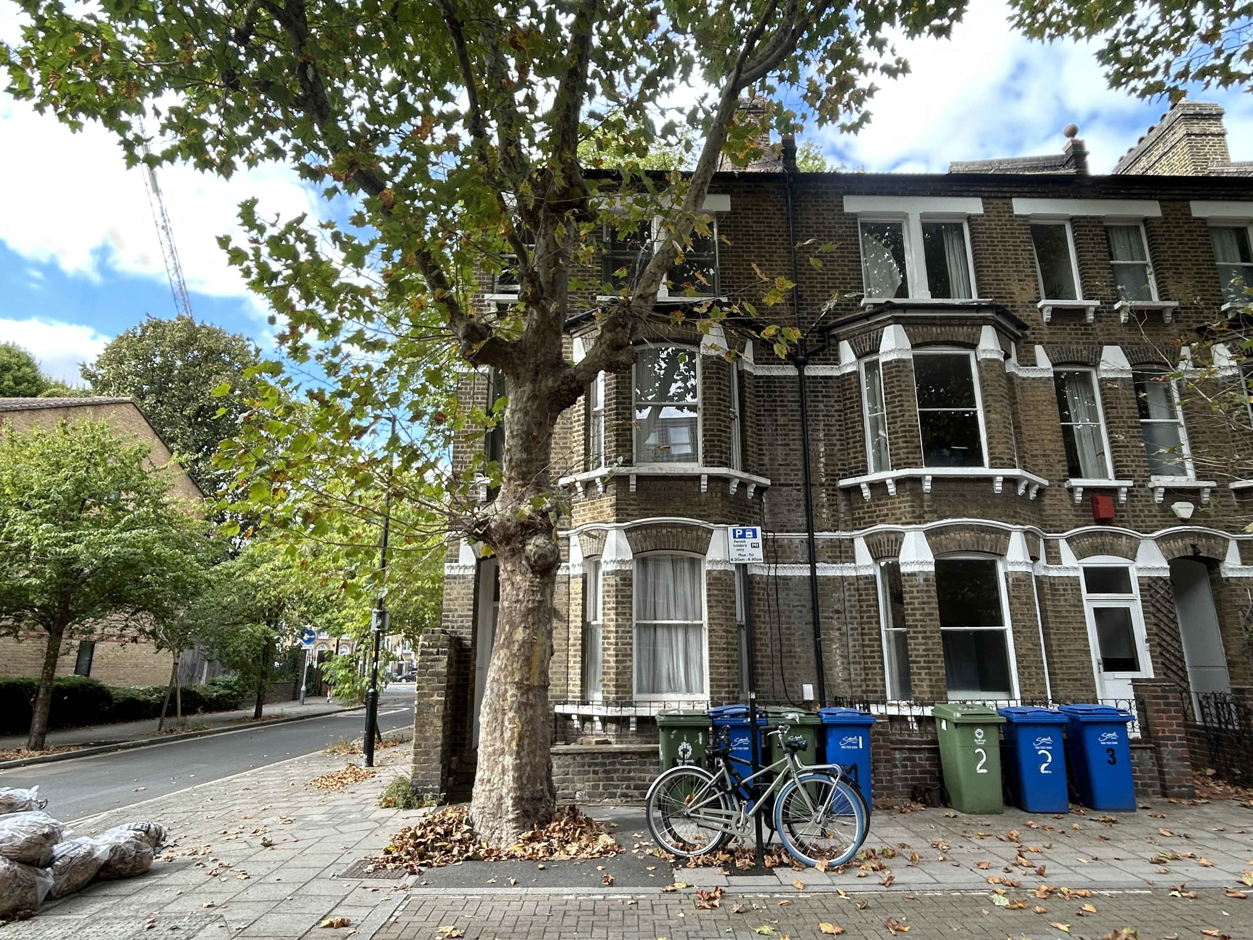 INVESTMENT - Freehold End of Terrace HMO Building