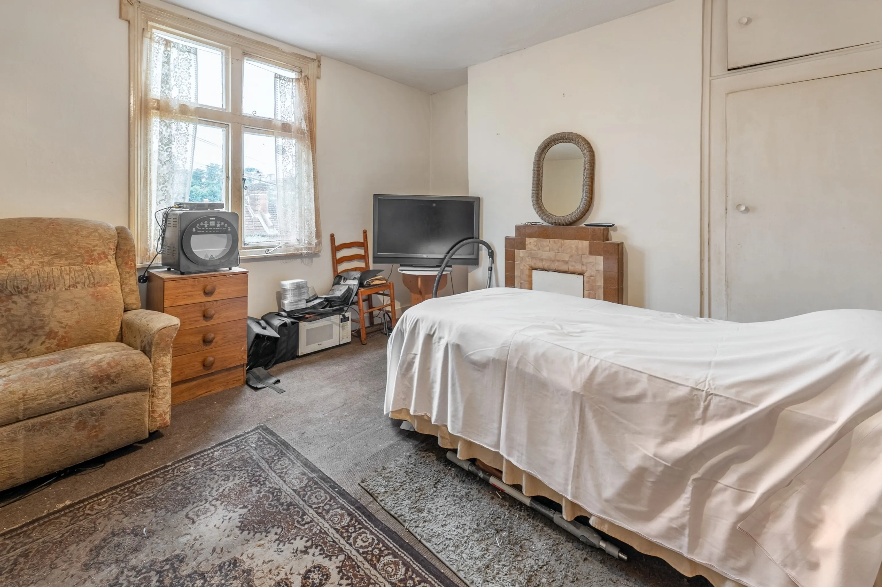 INVESTMENT - Well Located Freehold Semi-Detached HMO Building