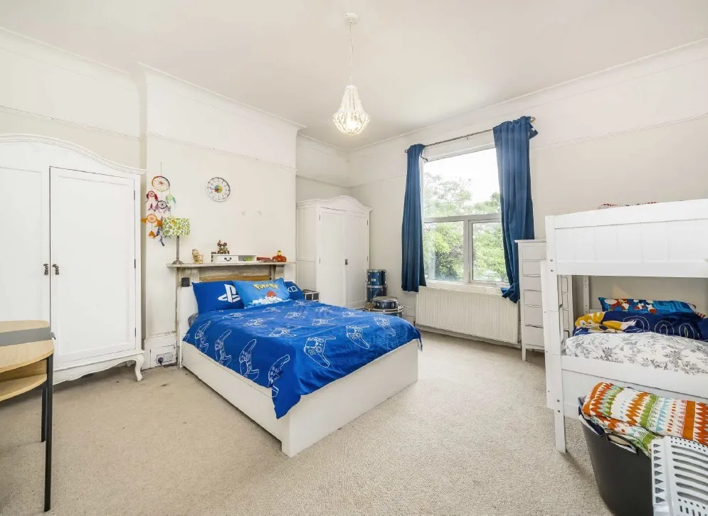 VACANT - Freehold Semi-Detached House 