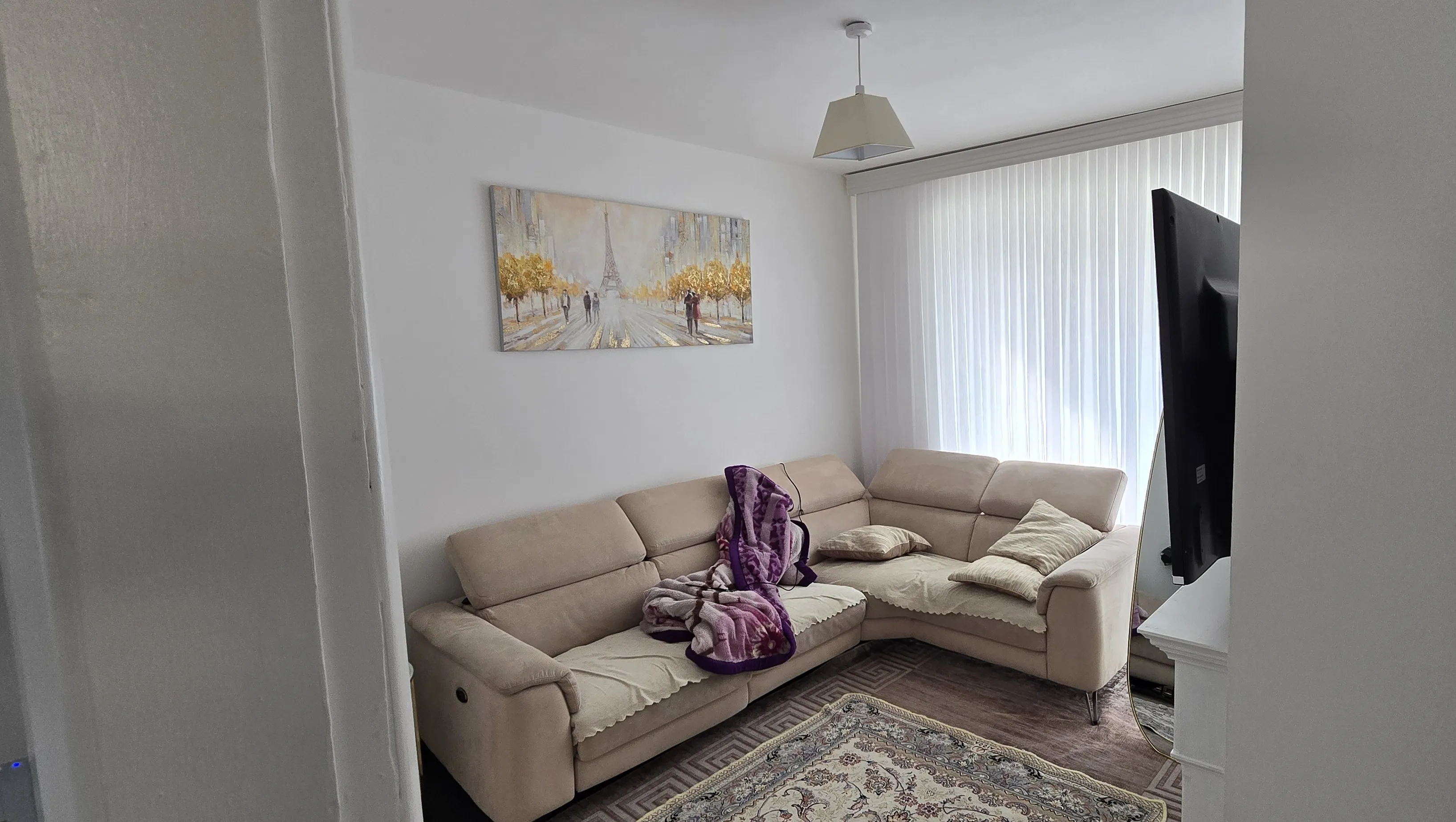 INVESTMENT - Freehold End of Terrace House