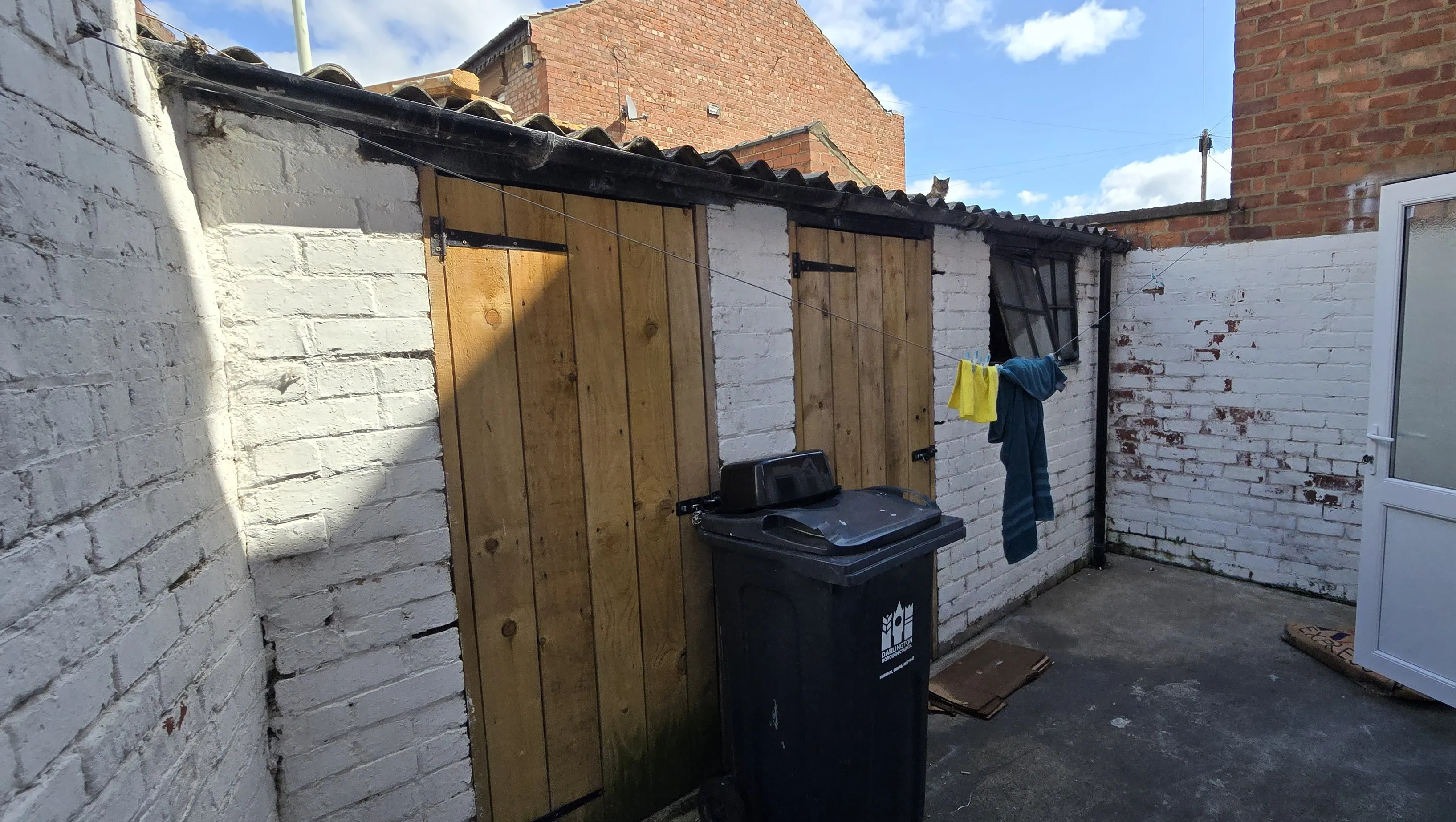 INVESTMENT - Freehold End of Terrace House