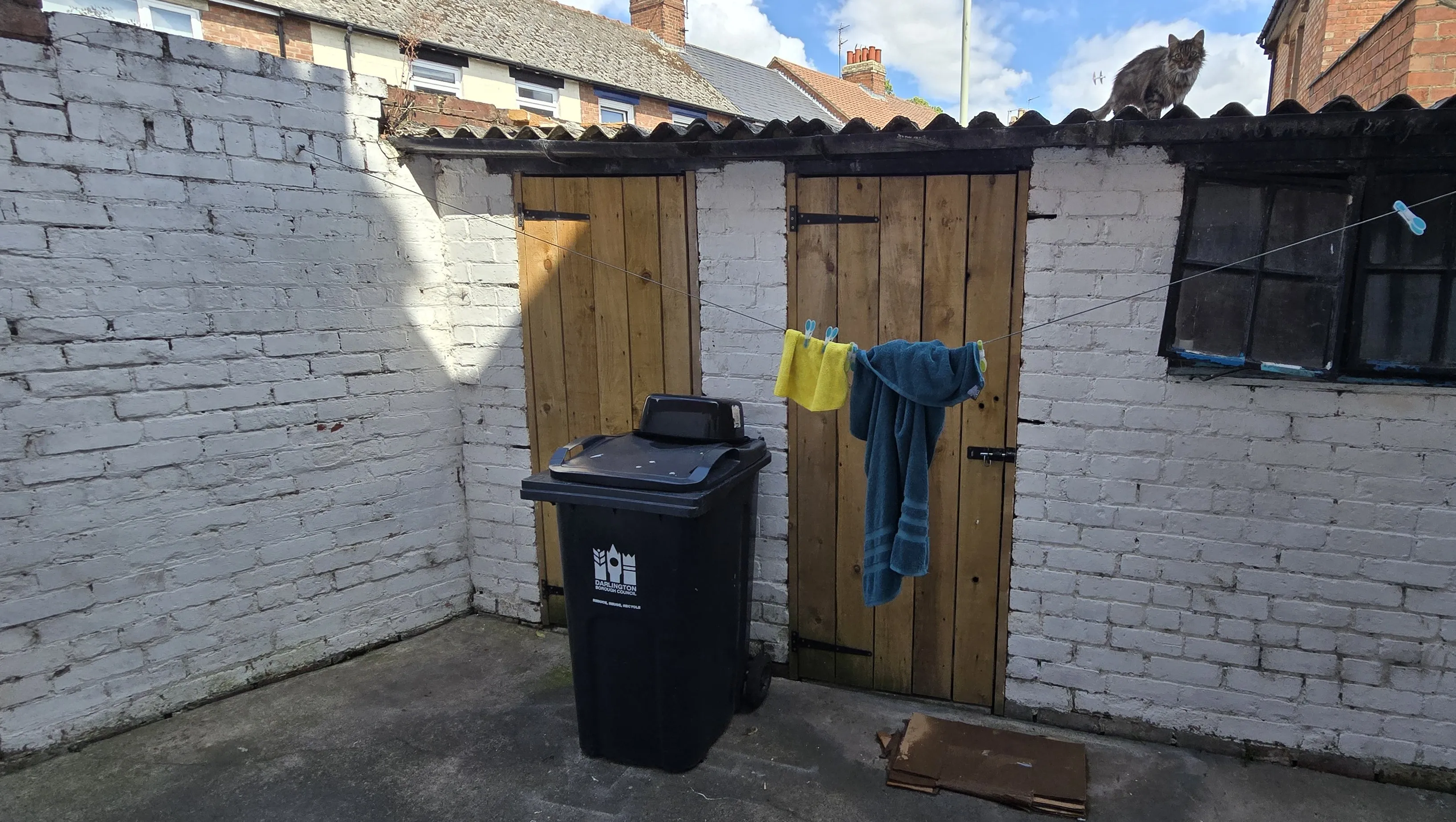 INVESTMENT - Freehold End of Terrace House
