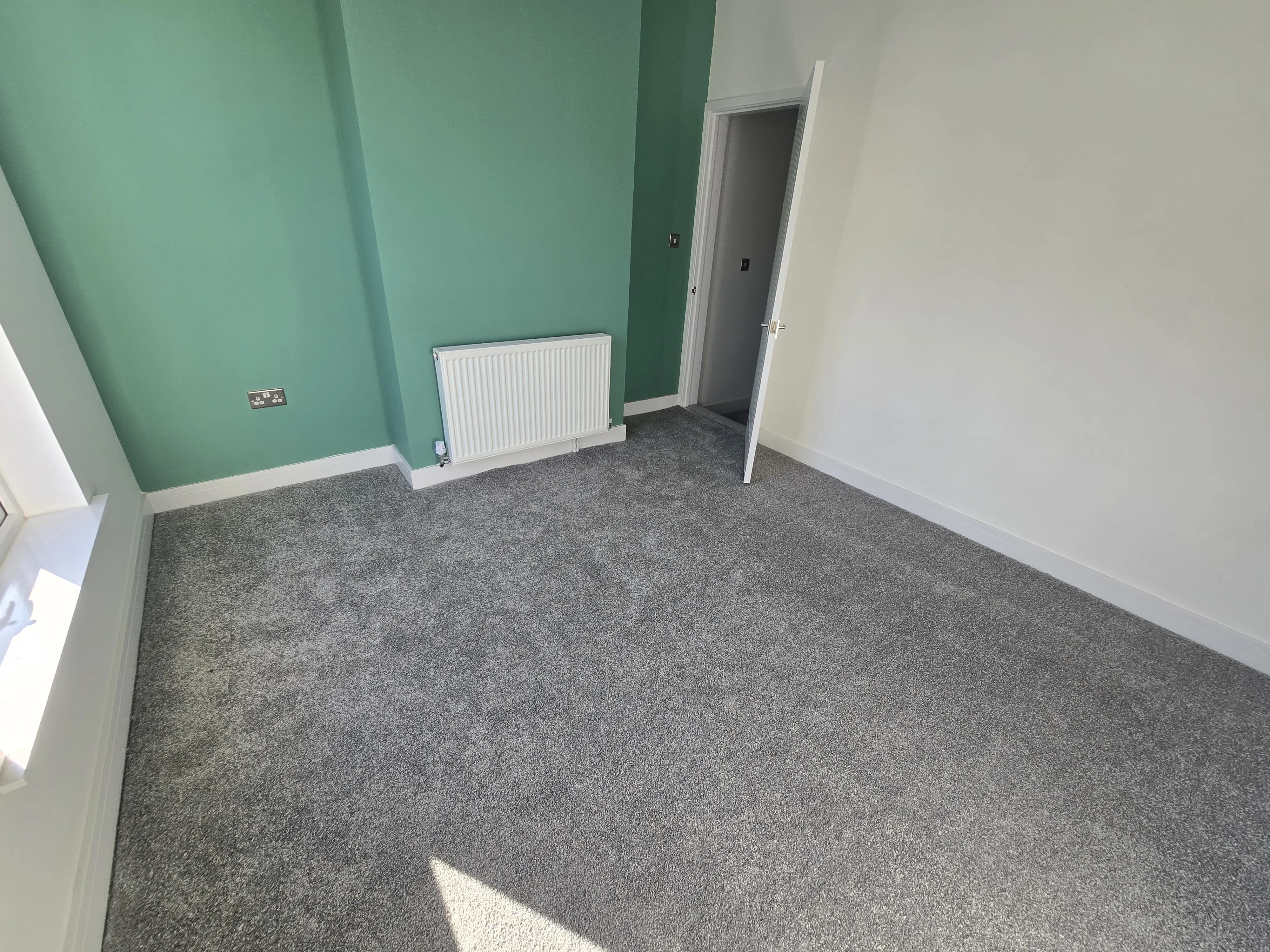 VACANT - Long Leasehold Mid Terrace House 