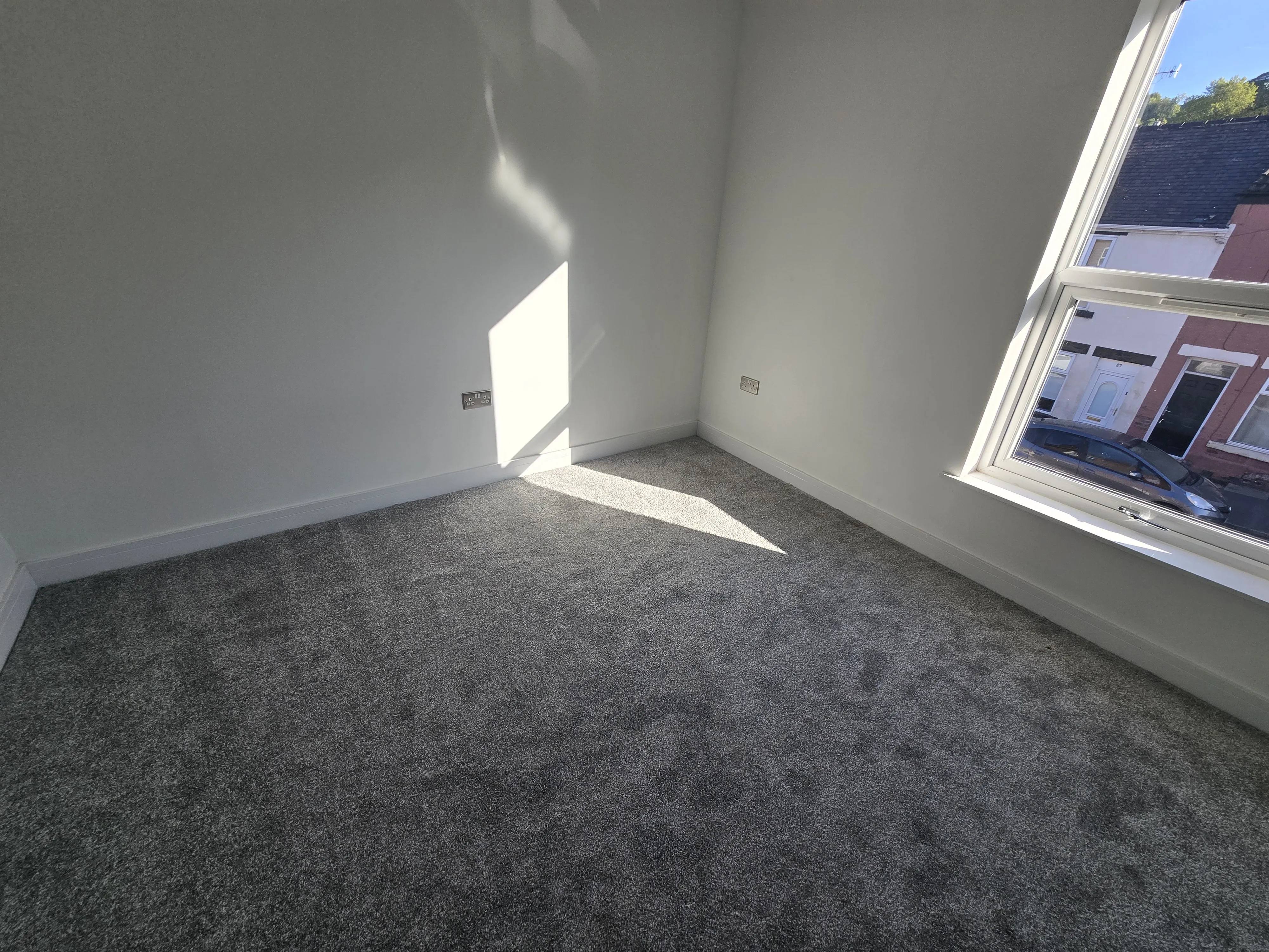 VACANT - Long Leasehold Mid Terrace House 