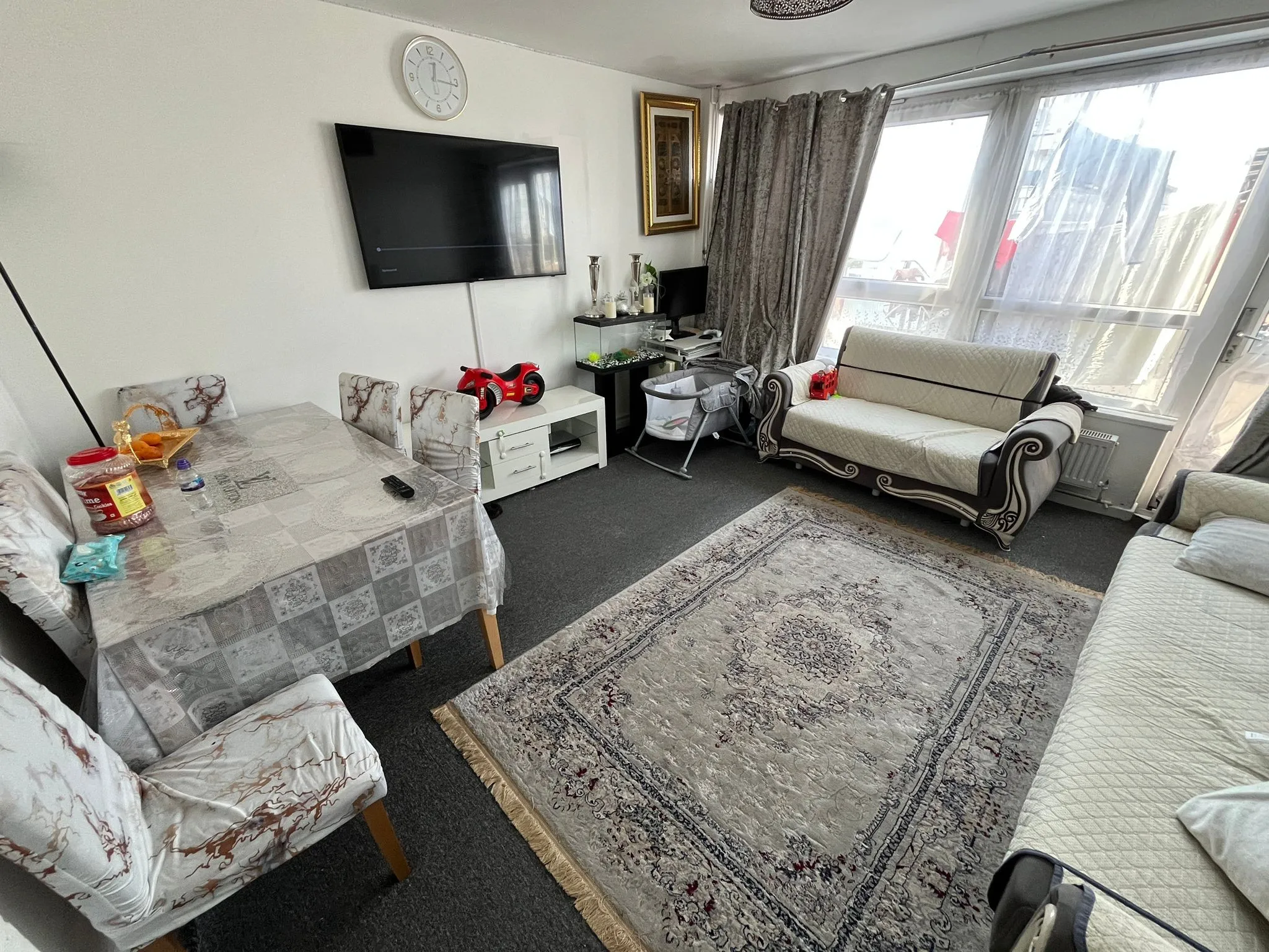 INVESTMENT - Leasehold Self Contained Flat