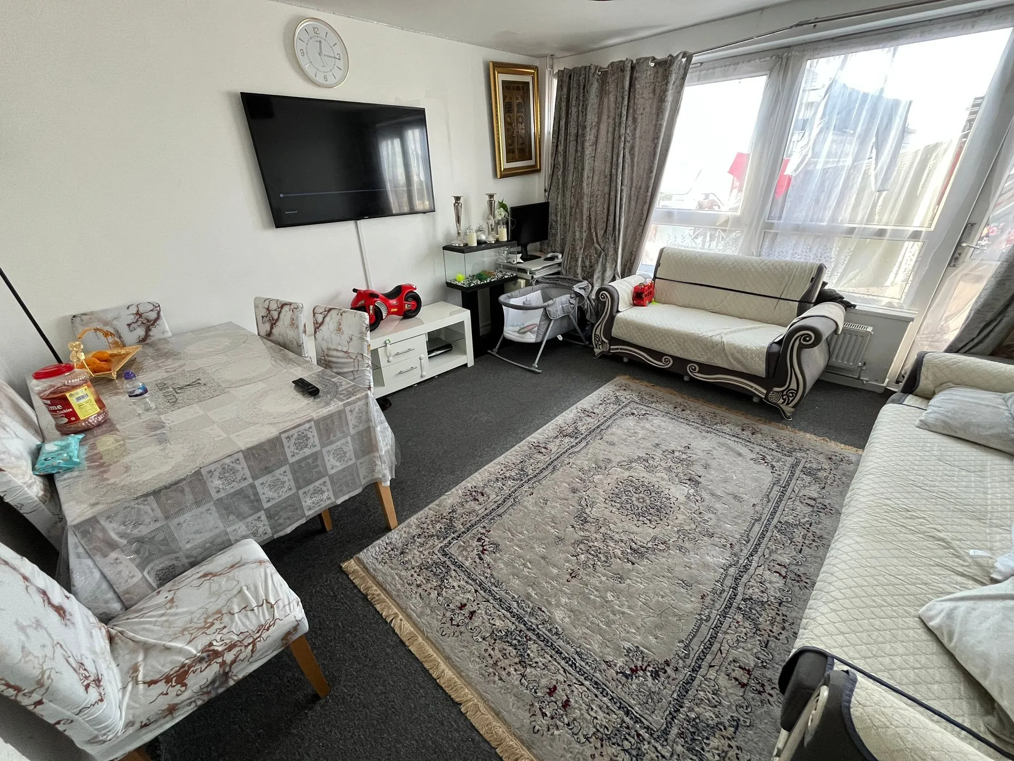 INVESTMENT - Leasehold Self Contained Flat