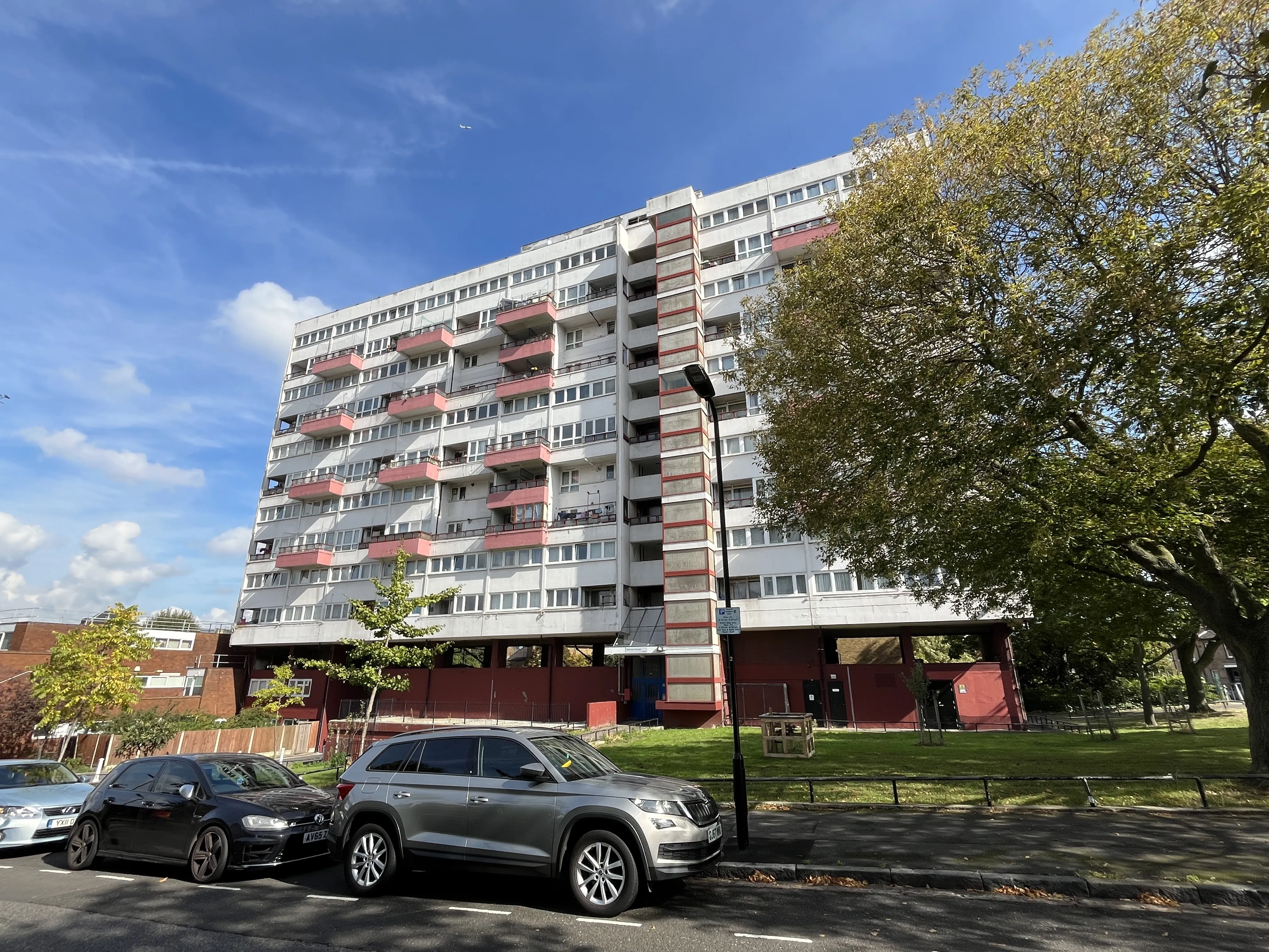 INVESTMENT - Leasehold Self Contained Flat