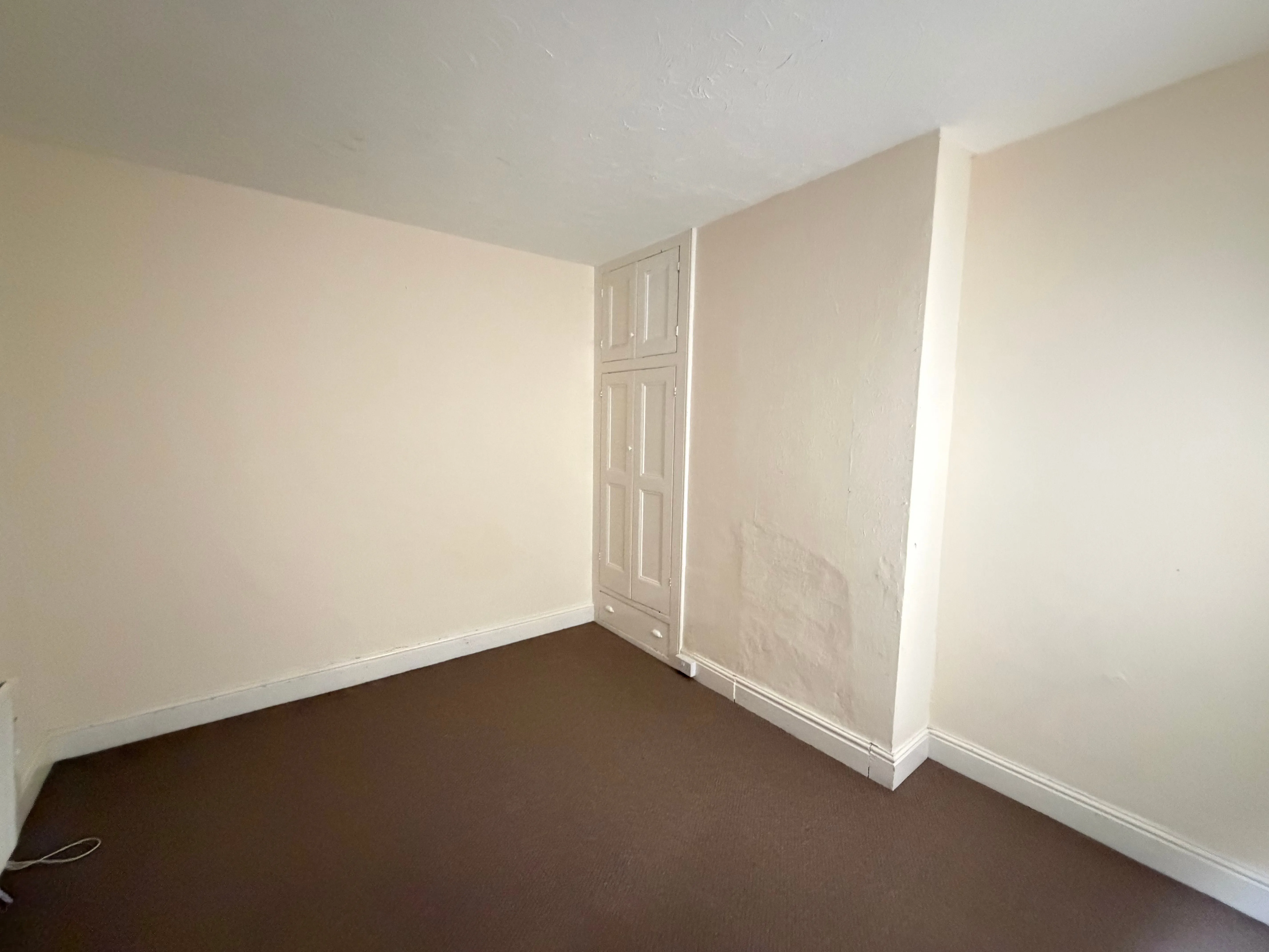 VACANT - Freehold Mid Terrace Building