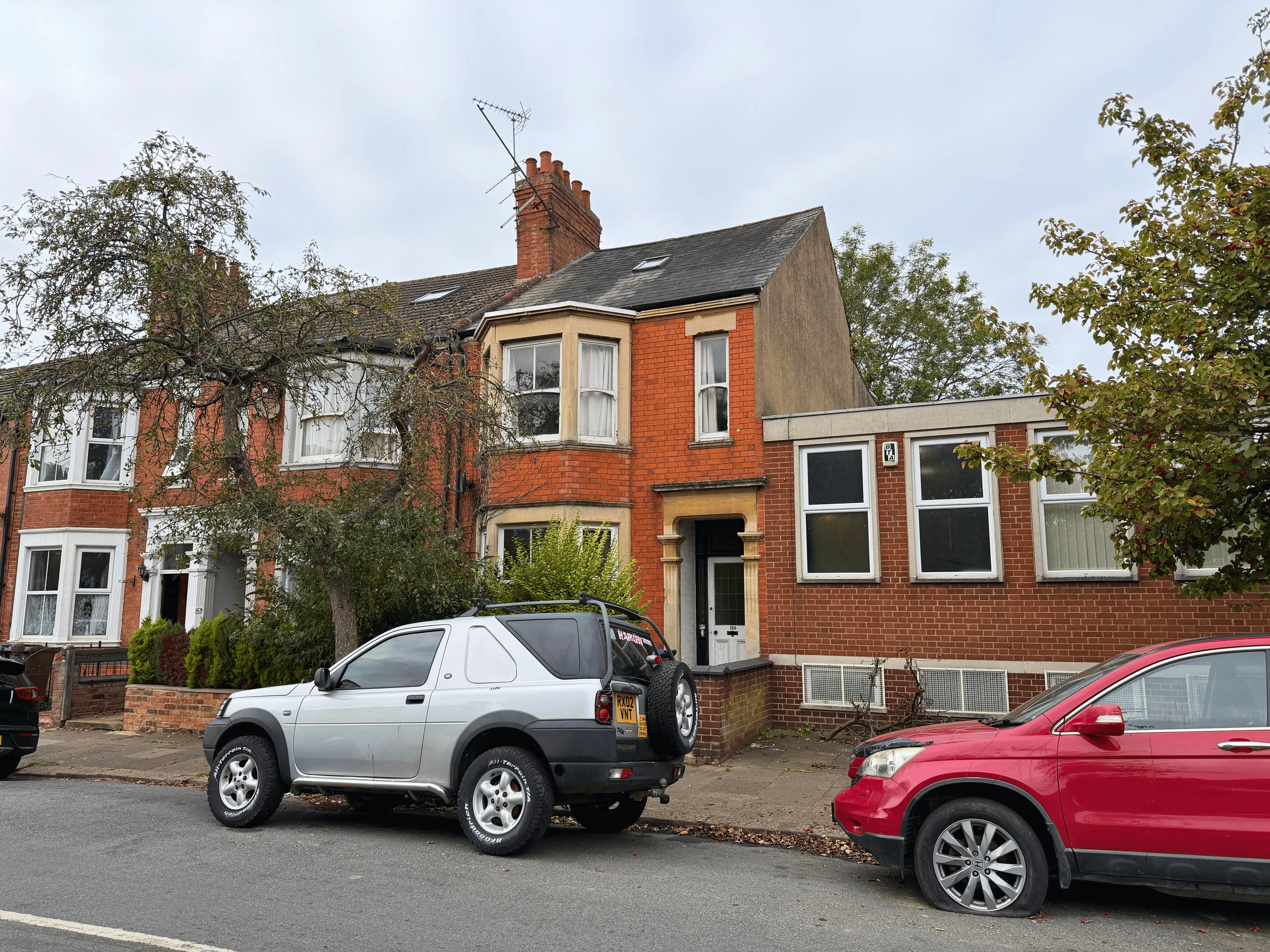 VACANT - Freehold Mid Terrace Building