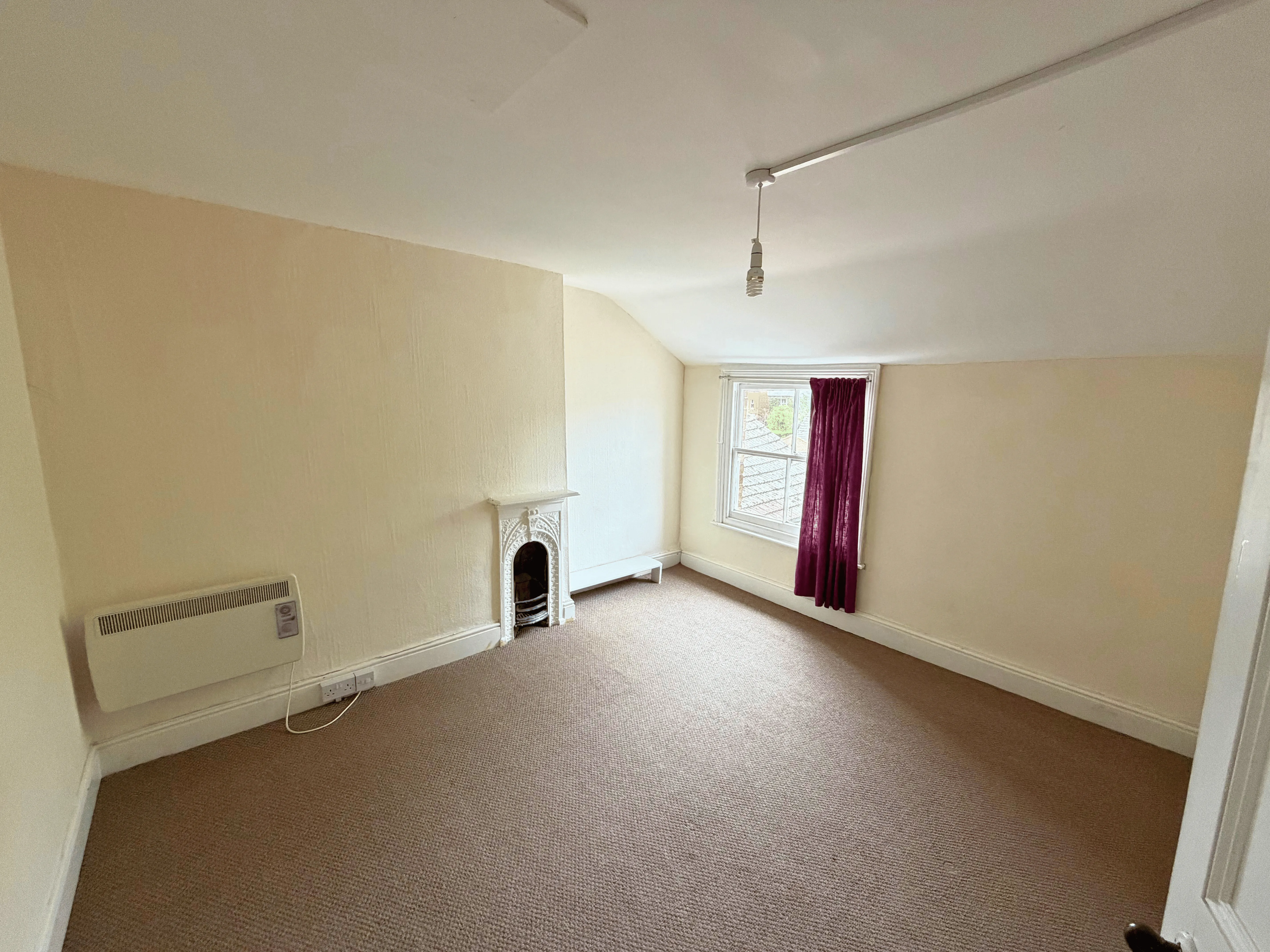 VACANT - Freehold Mid Terrace Building