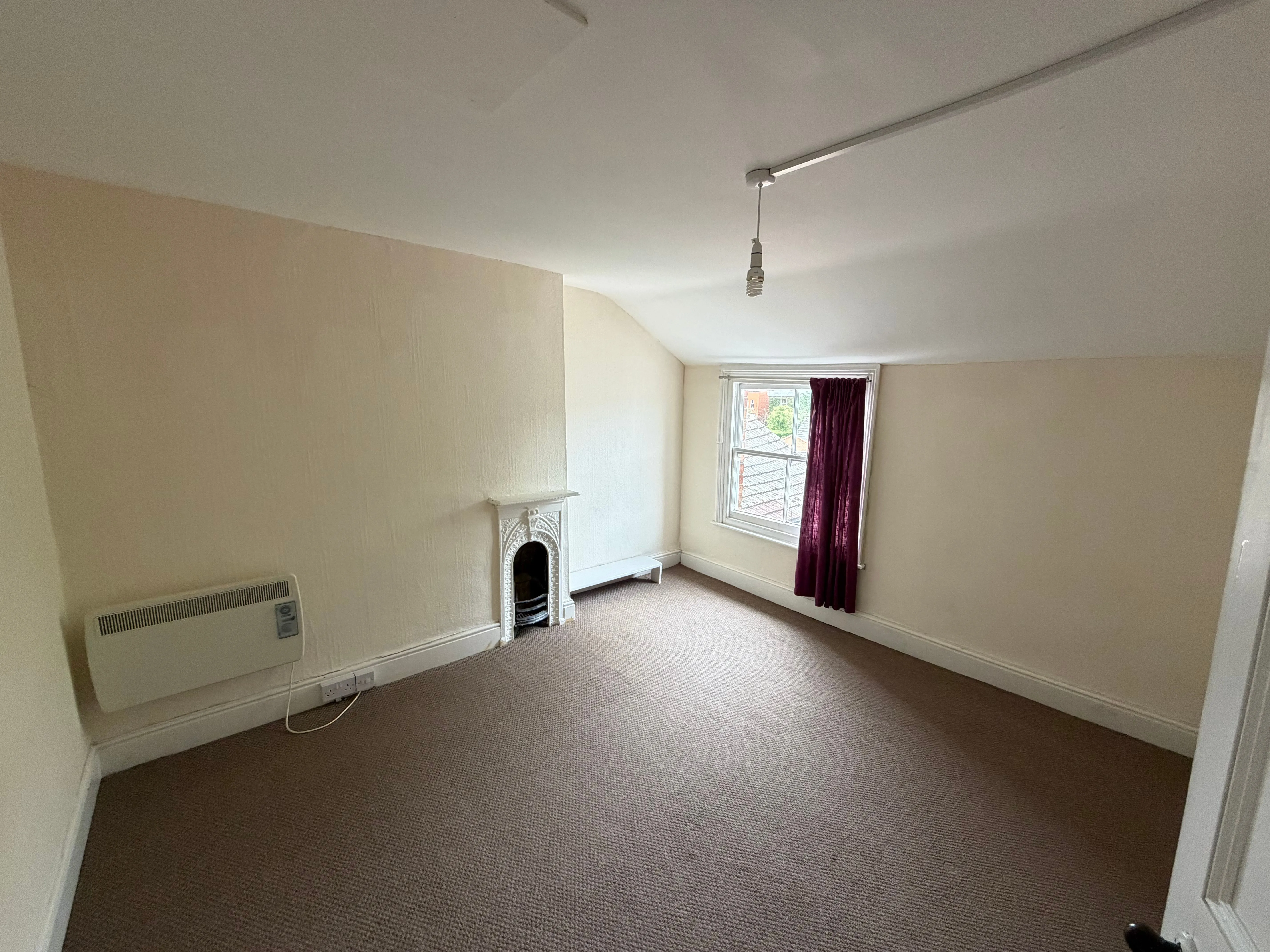 VACANT - Freehold Mid Terrace Building