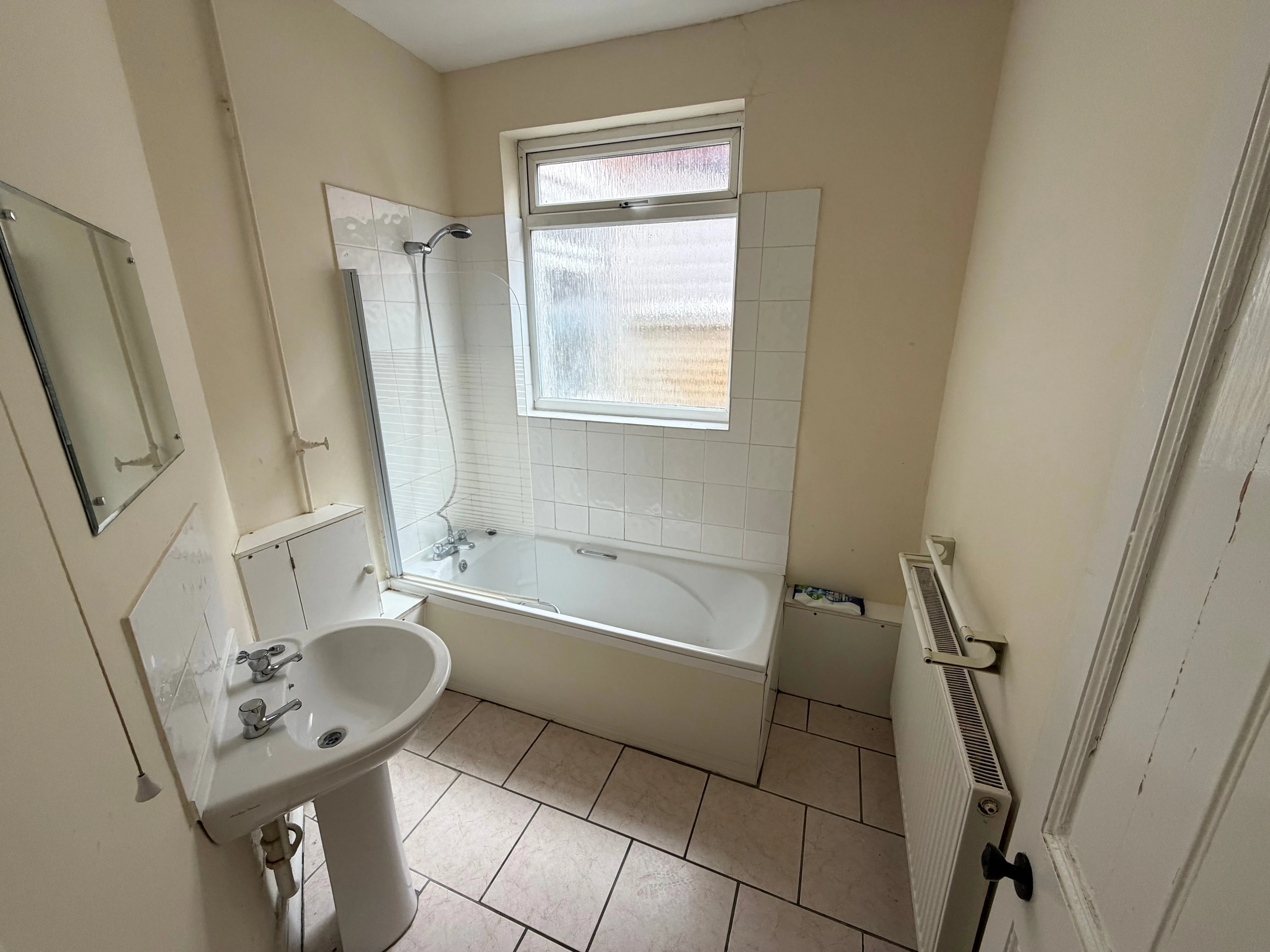 VACANT - Freehold Mid Terrace Building