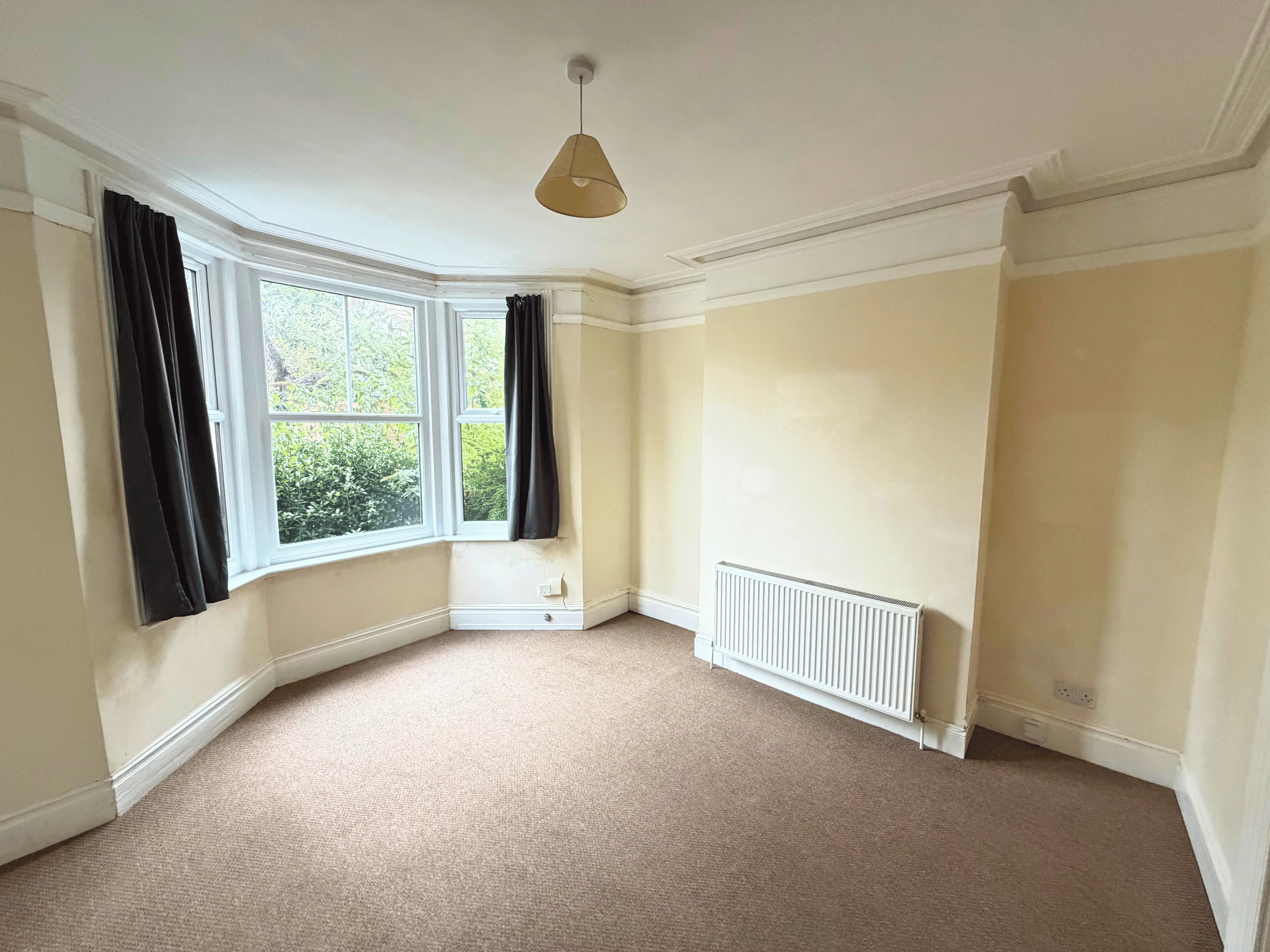 VACANT - Freehold Mid Terrace Building