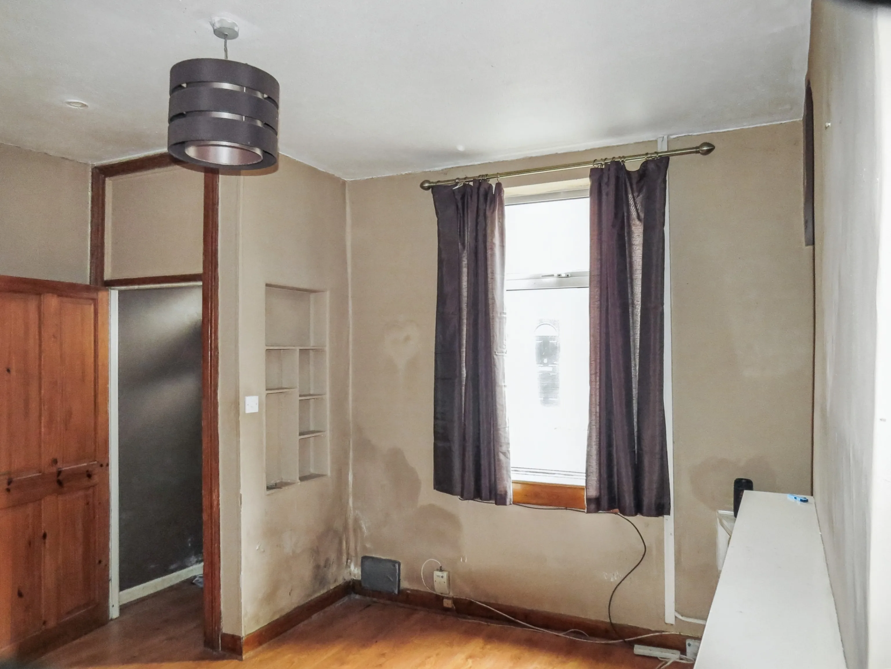 VACANT - Freehold End of Terrace House