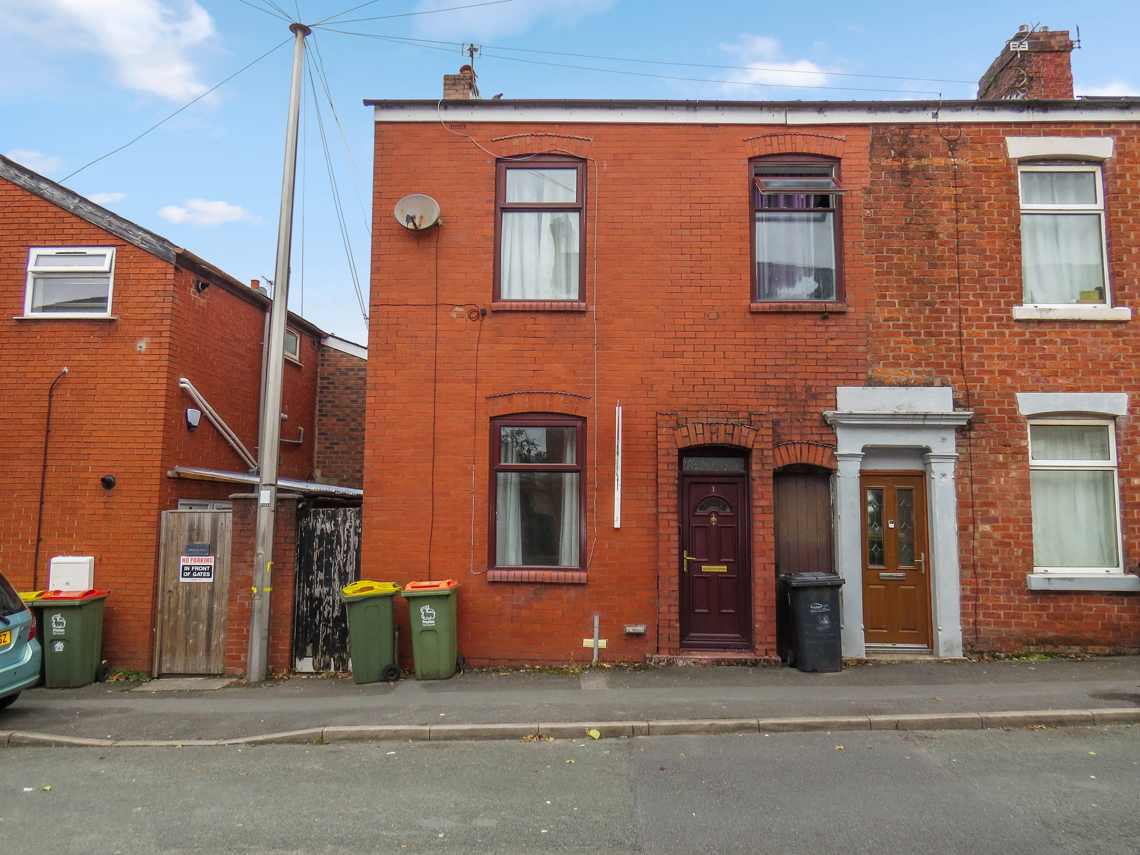 VACANT - Freehold End of Terrace House