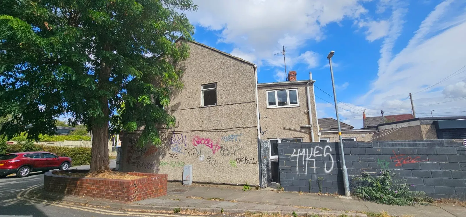 VACANT - Freehold End of Terrace Building