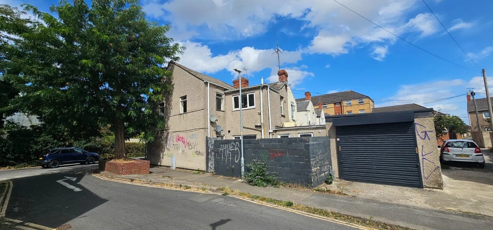VACANT - Freehold End of Terrace Building