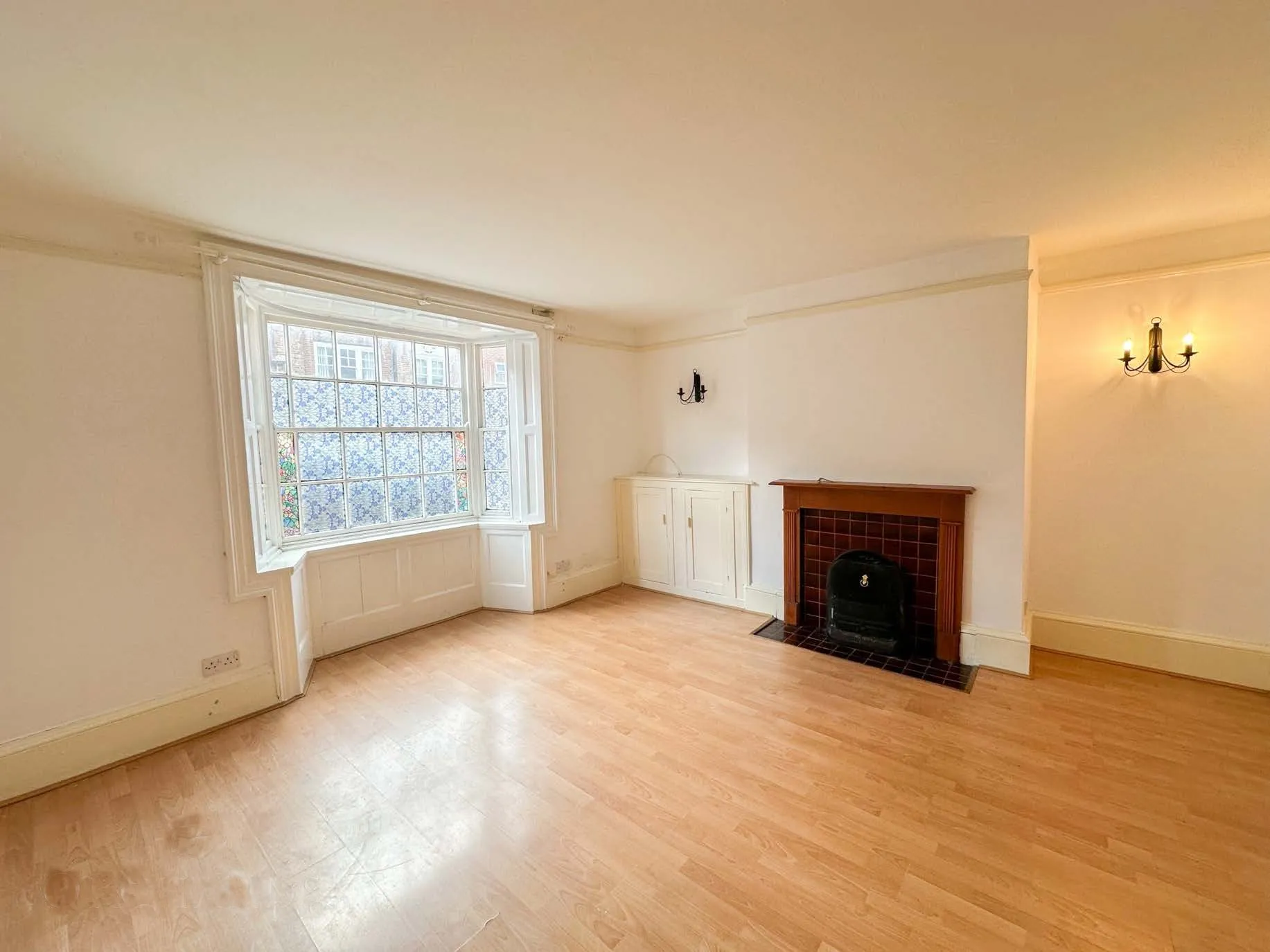 VACANT - Freehold Grade II Listed Mid Terrace House with Garage