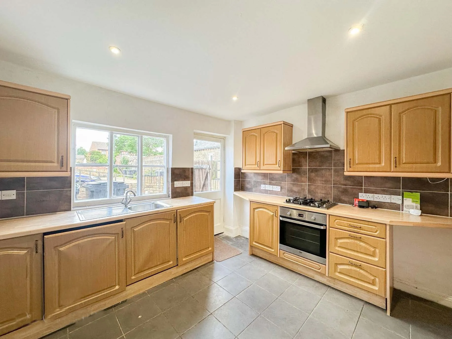 VACANT - Freehold Grade II Listed Mid Terrace House with Garage