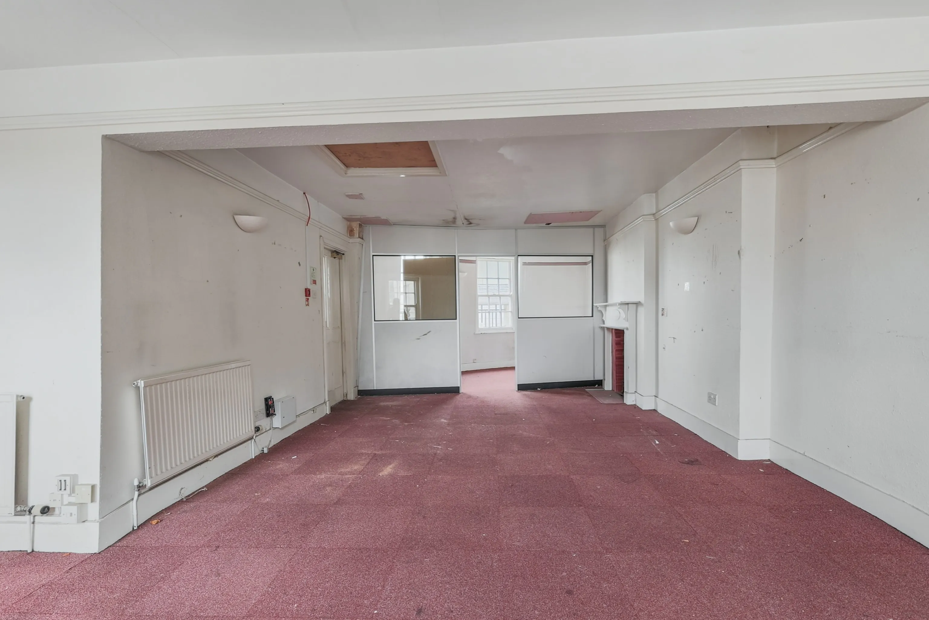 VACANT - Long Leasehold Grade II Listed Upper Parts Currently Comprising Former Office Accommodation