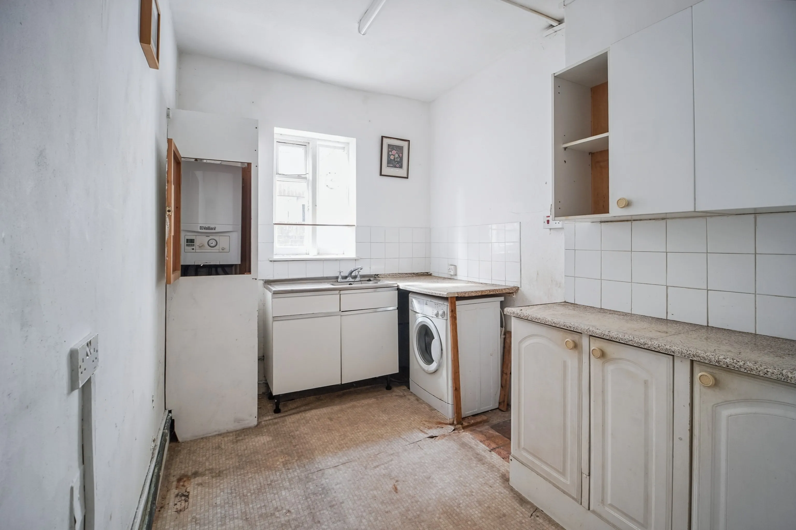 VACANT - Freehold Detached Building