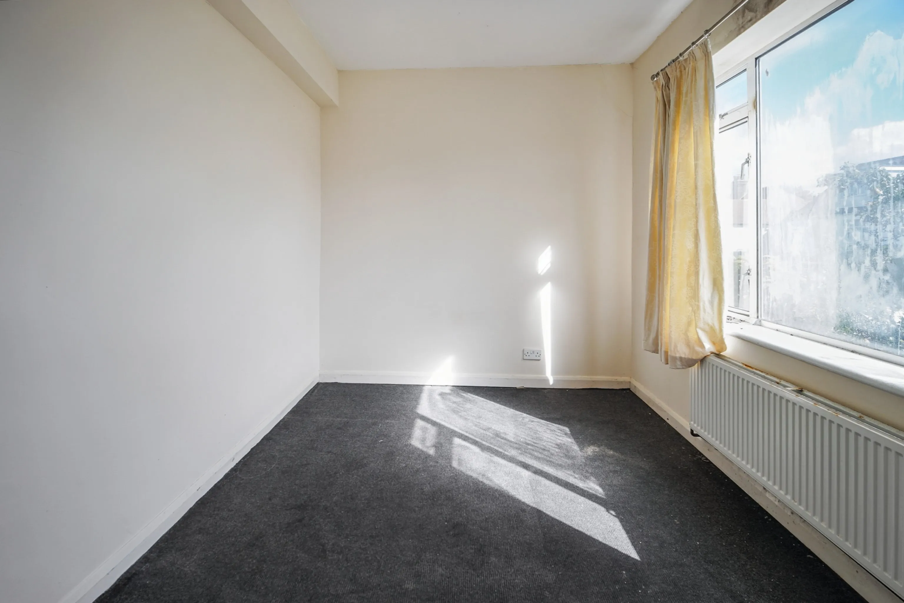 VACANT - Freehold Detached Building