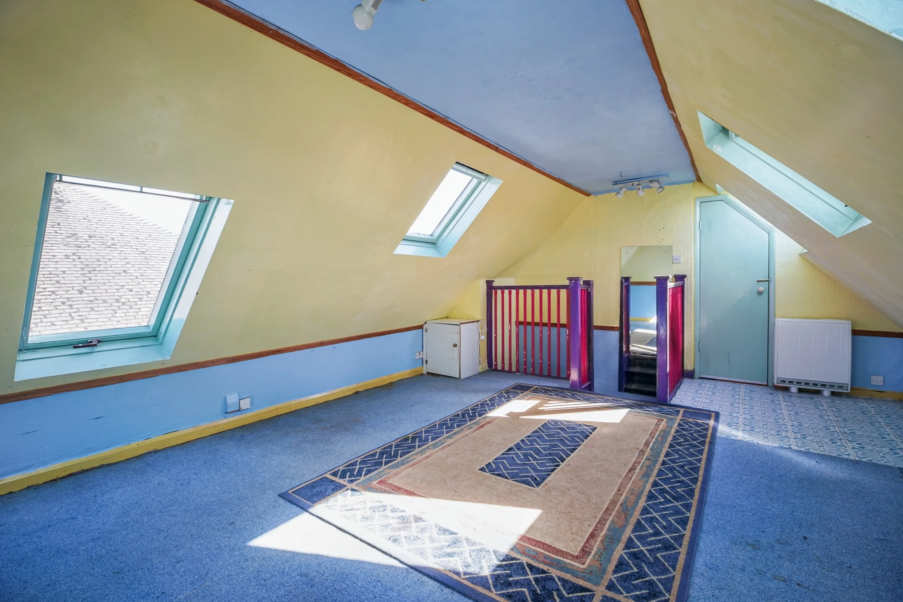 VACANT - Freehold Detached Building