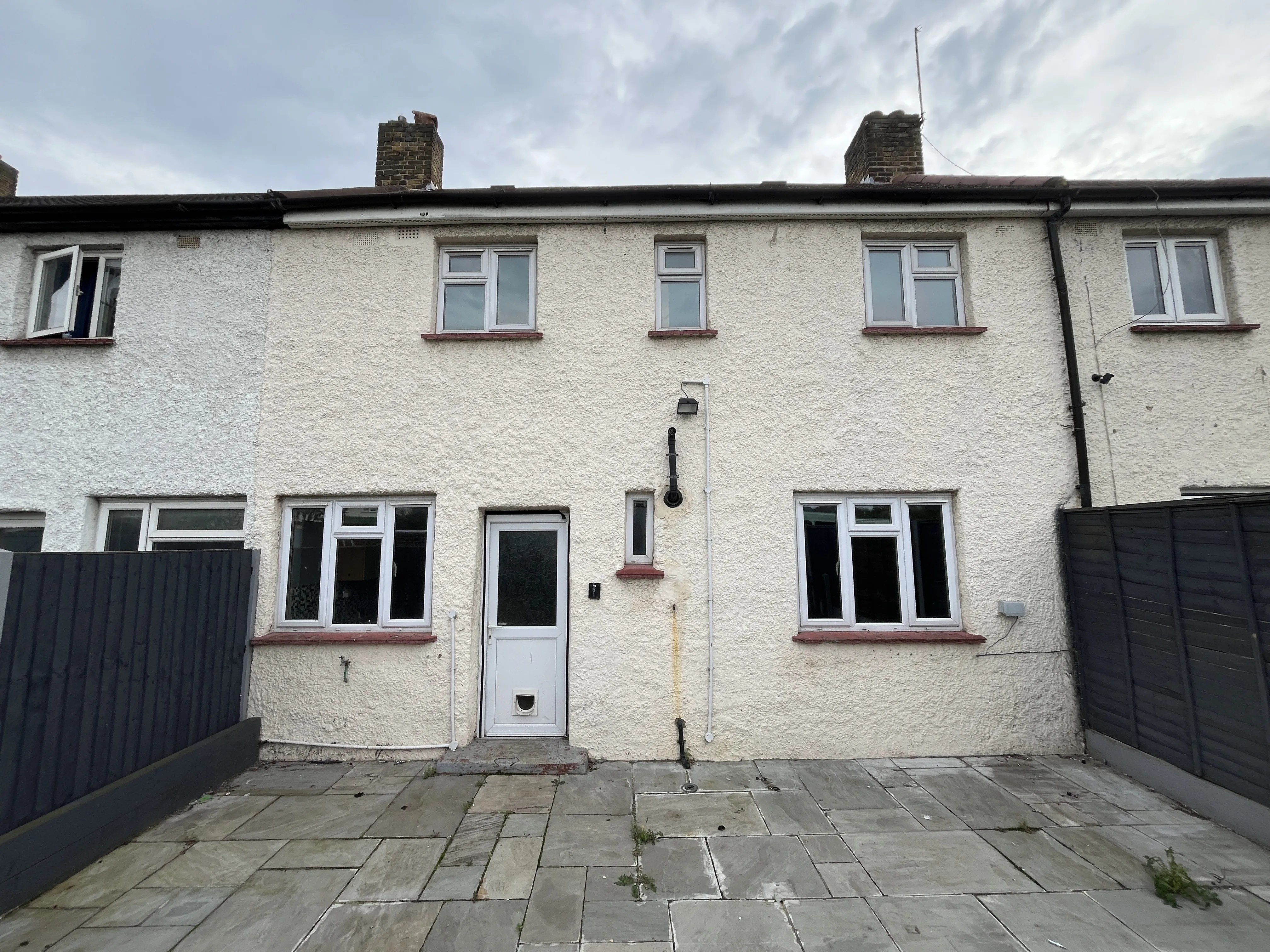 VACANT - Freehold Mid Terrace House