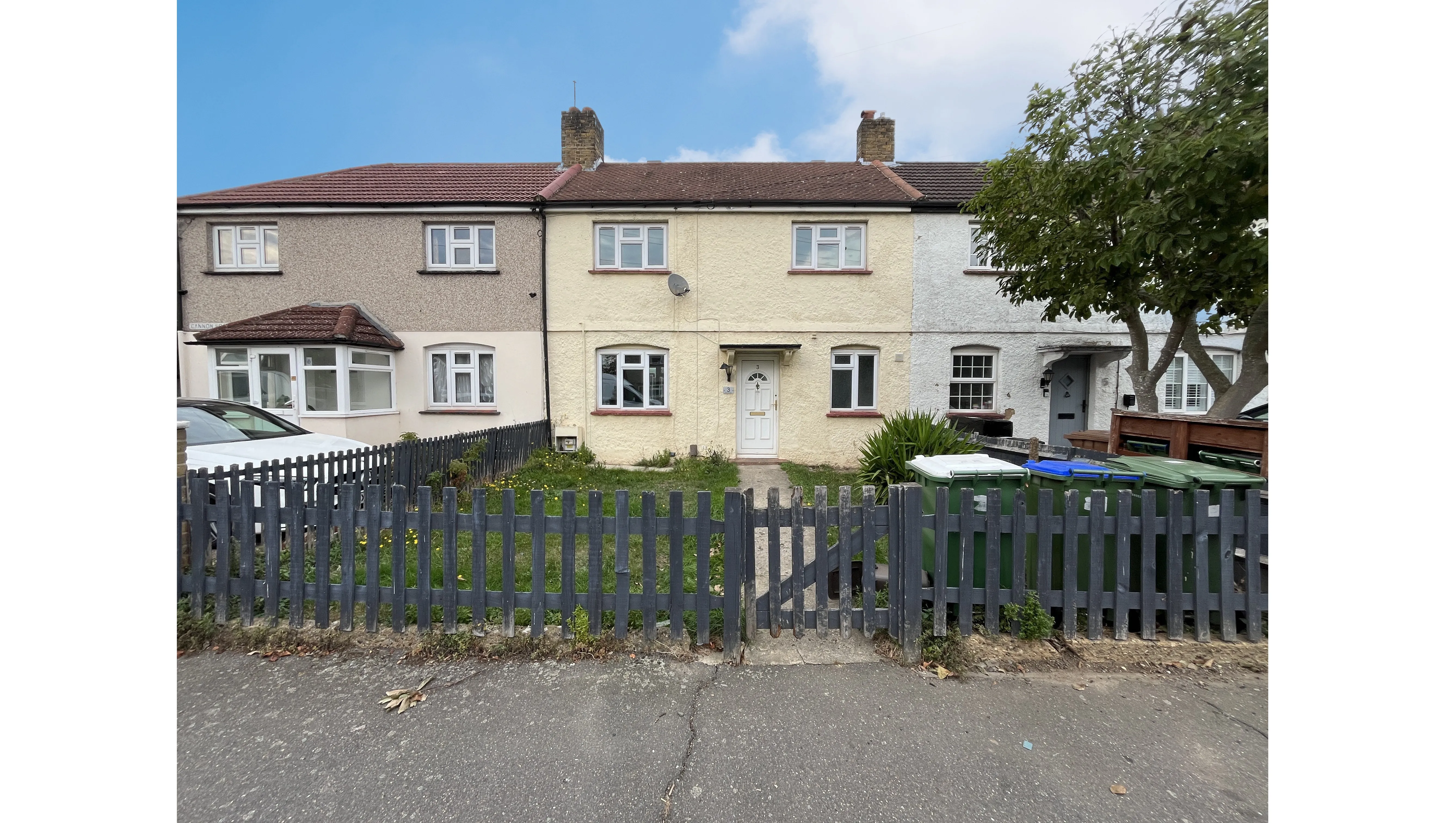 VACANT - Freehold Mid Terrace House