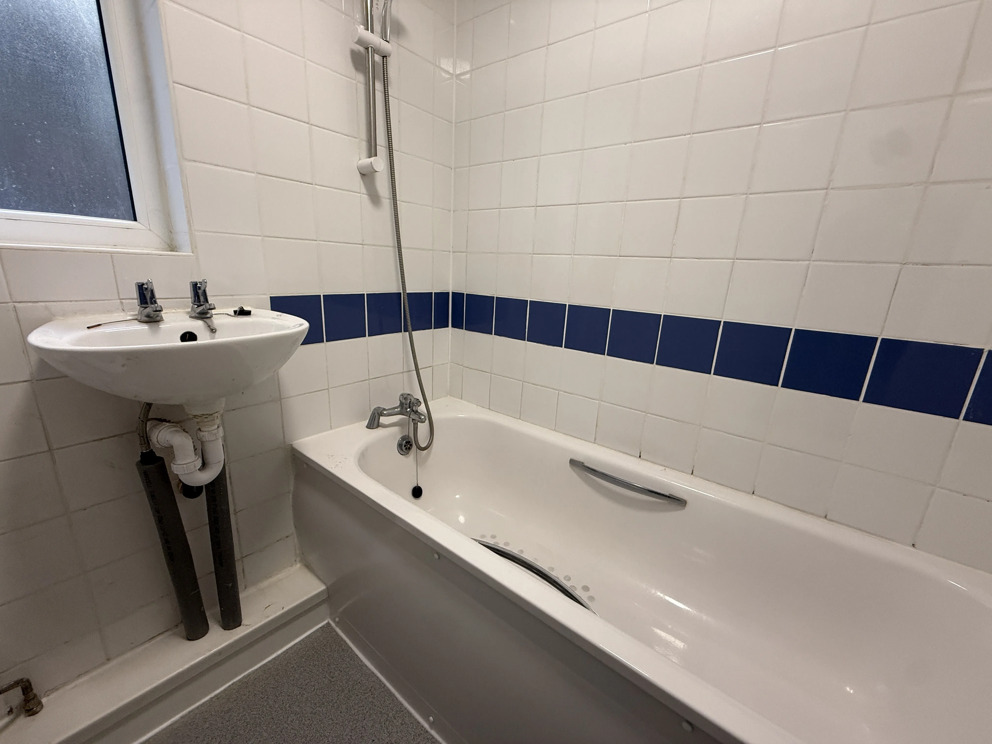 VACANT - Leasehold Self Contained Ground Floor Flat