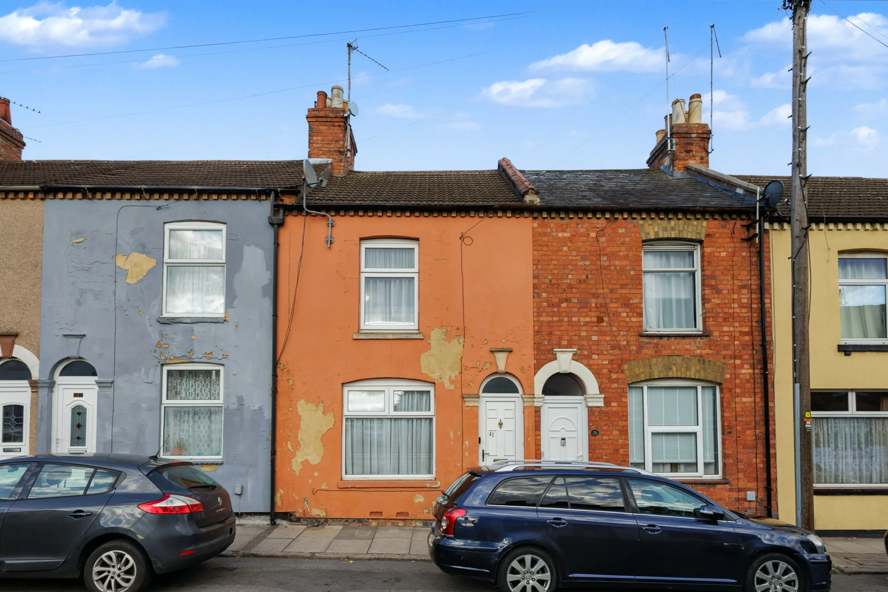 VACANT - Freehold Mid Terrace House