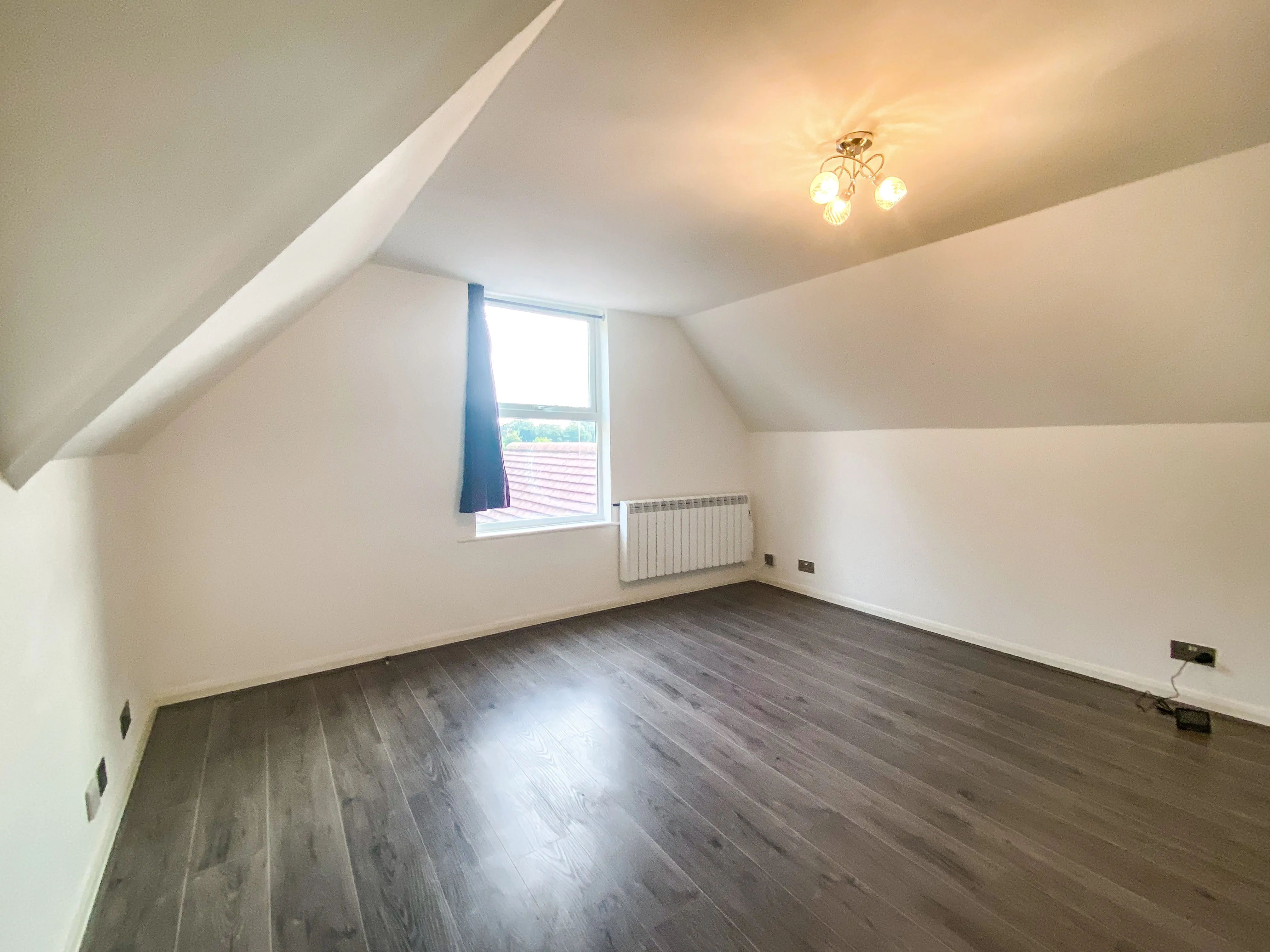 INVESTMENT - Substantial Freehold Detached Building