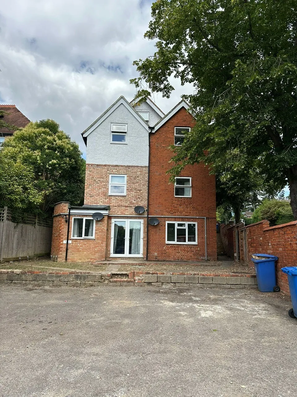 INVESTMENT - Substantial Freehold Detached Building
