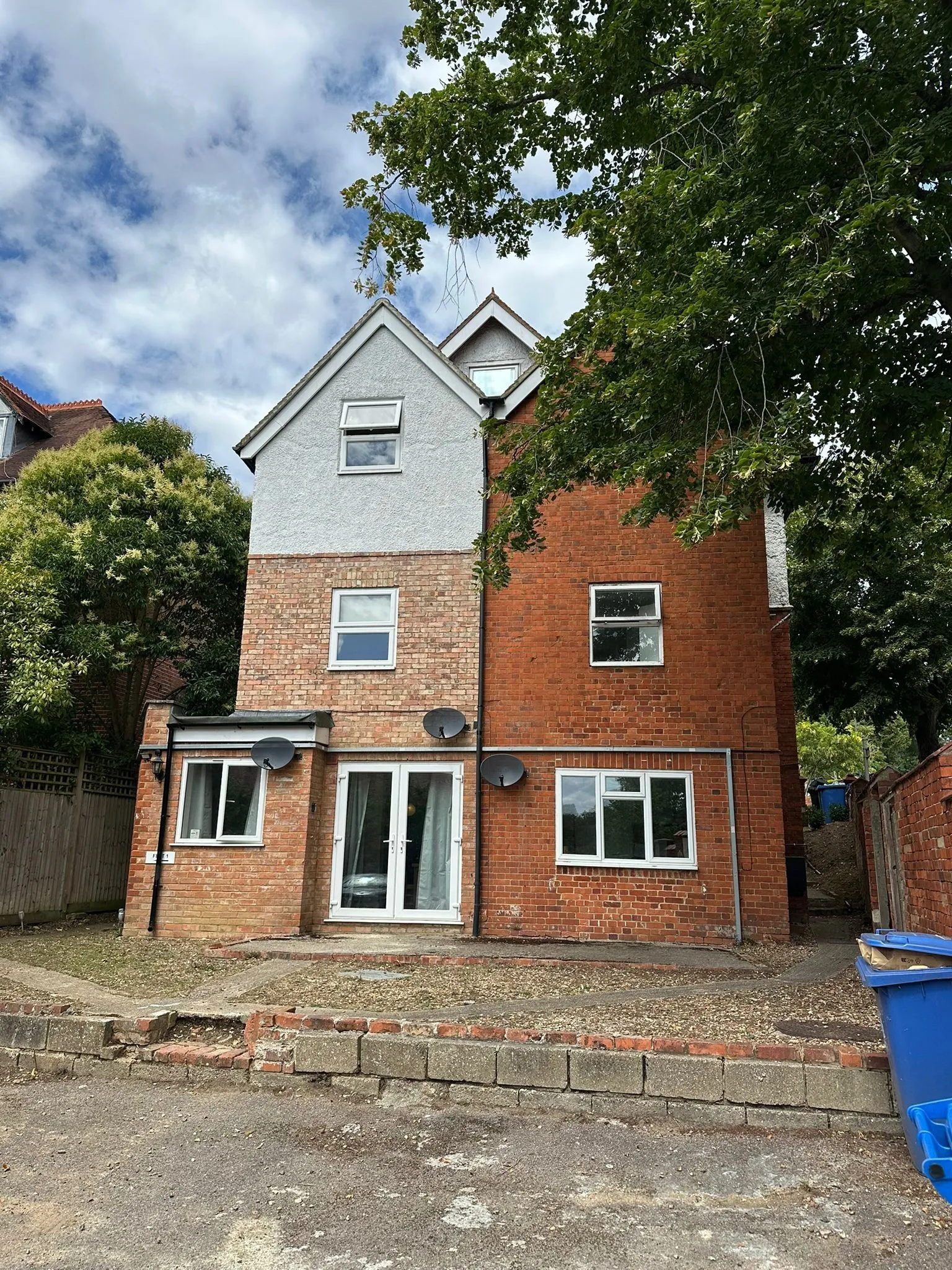 INVESTMENT - Substantial Freehold Detached Building