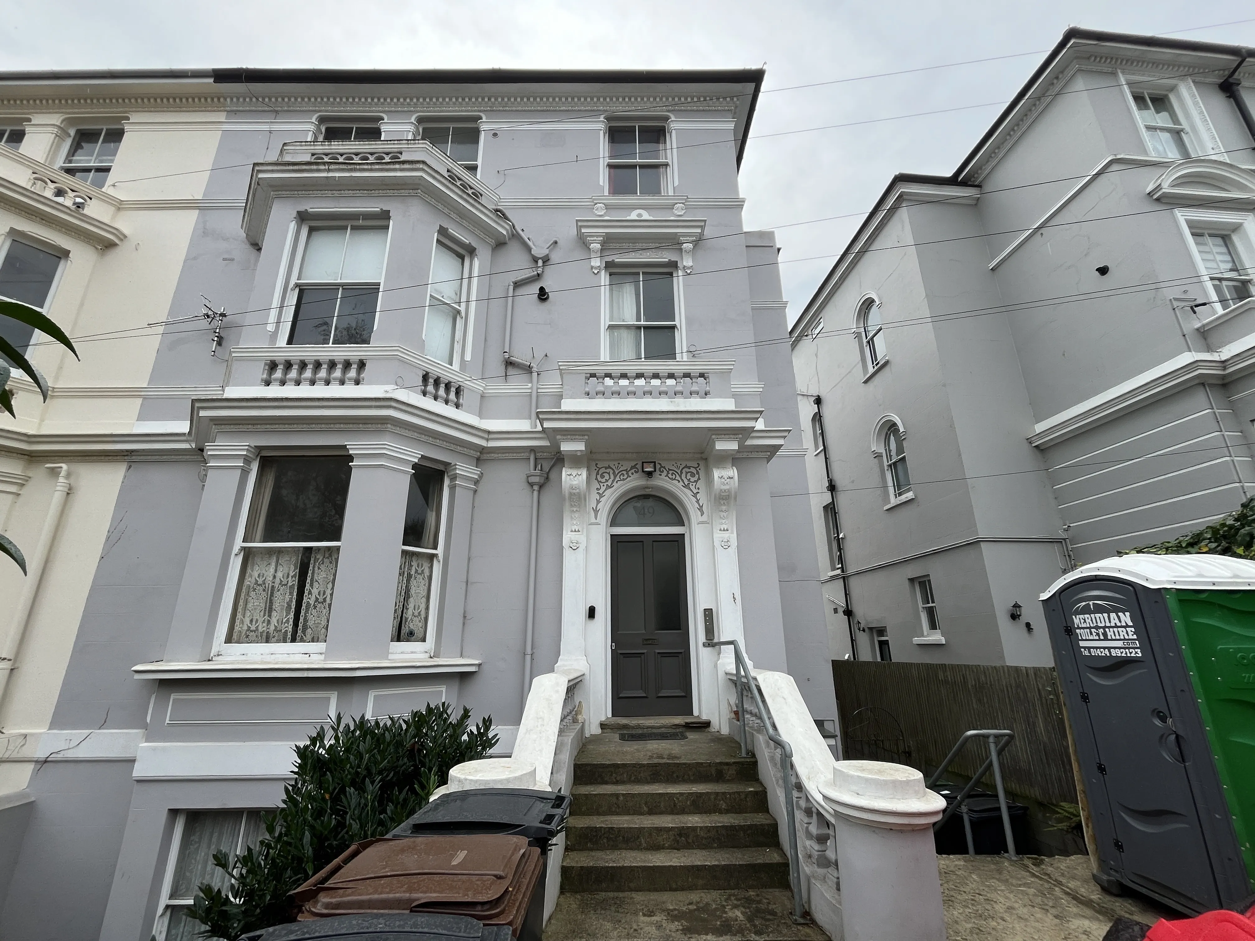 VACANT - Leasehold Self Contained Lower Ground Floor Flat