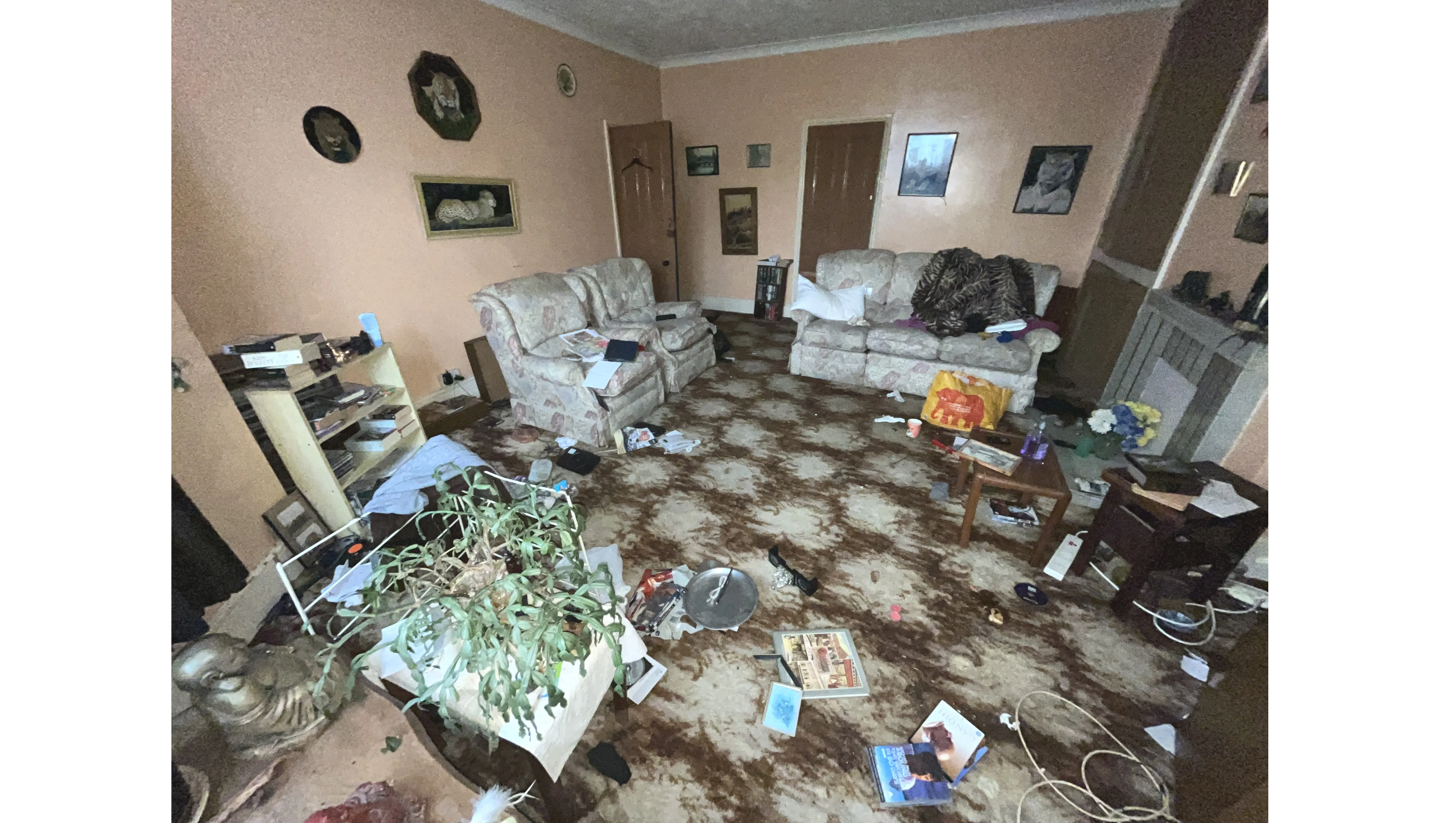 VACANT - Leasehold Self Contained Lower Ground Floor Flat