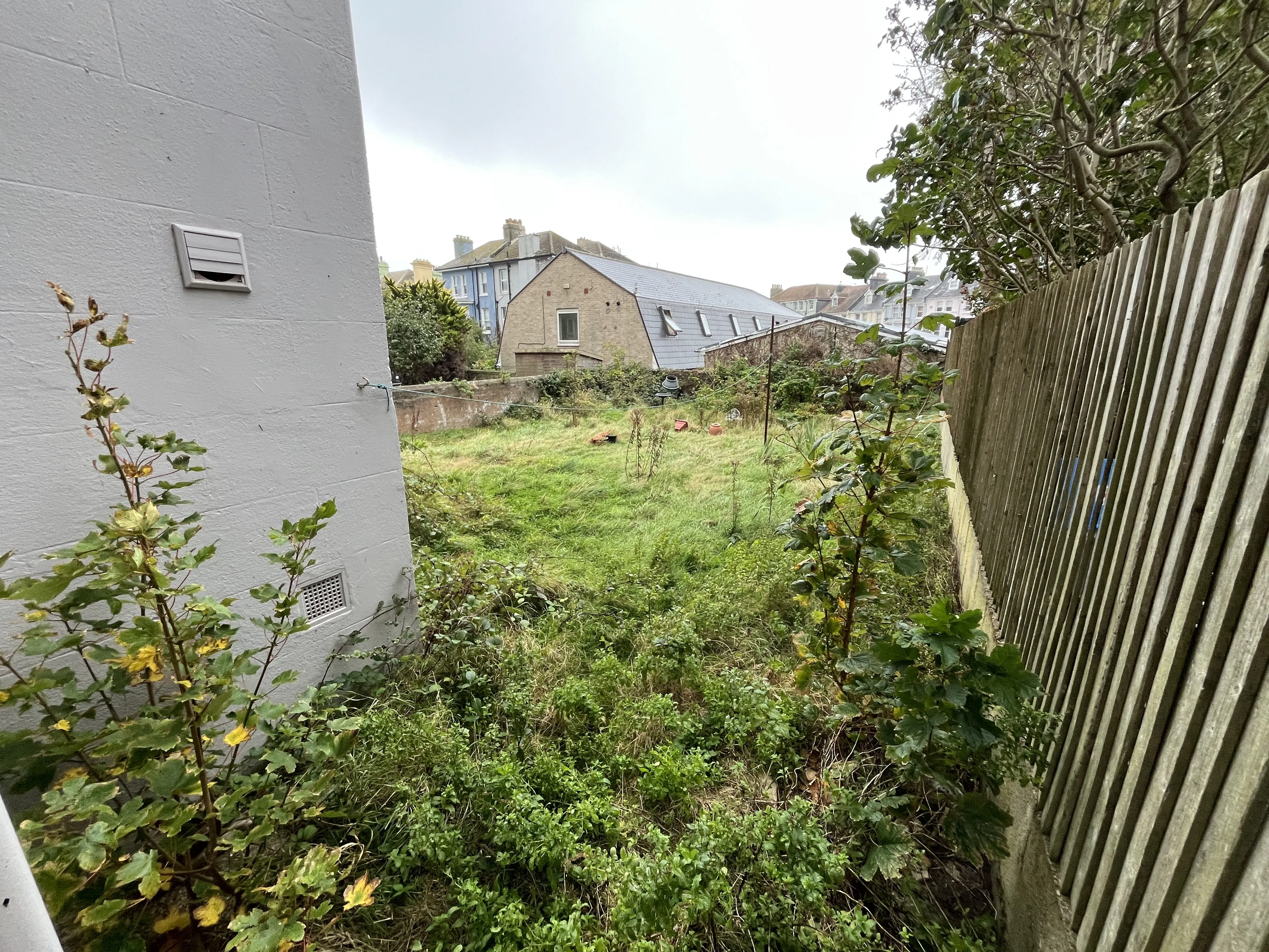 VACANT - Leasehold Self Contained Lower Ground Floor Flat