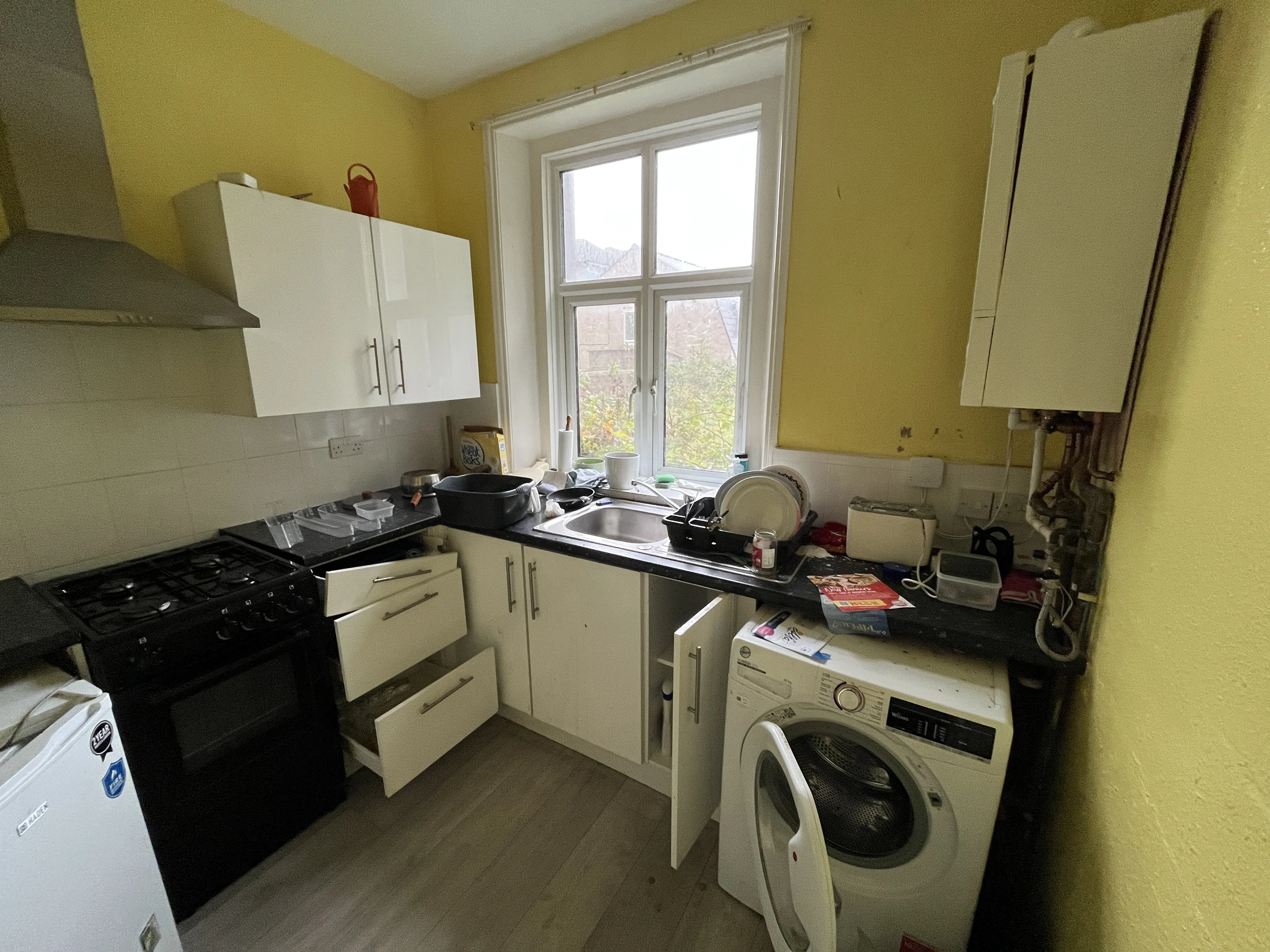 VACANT - Leasehold Self Contained Lower Ground Floor Flat
