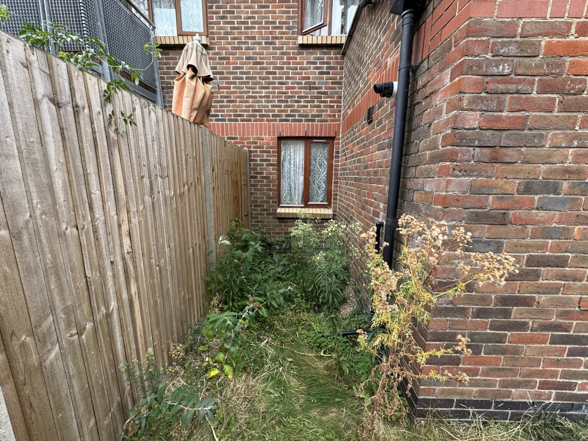 VACANT - Leasehold Self Contained Ground Floor Flat