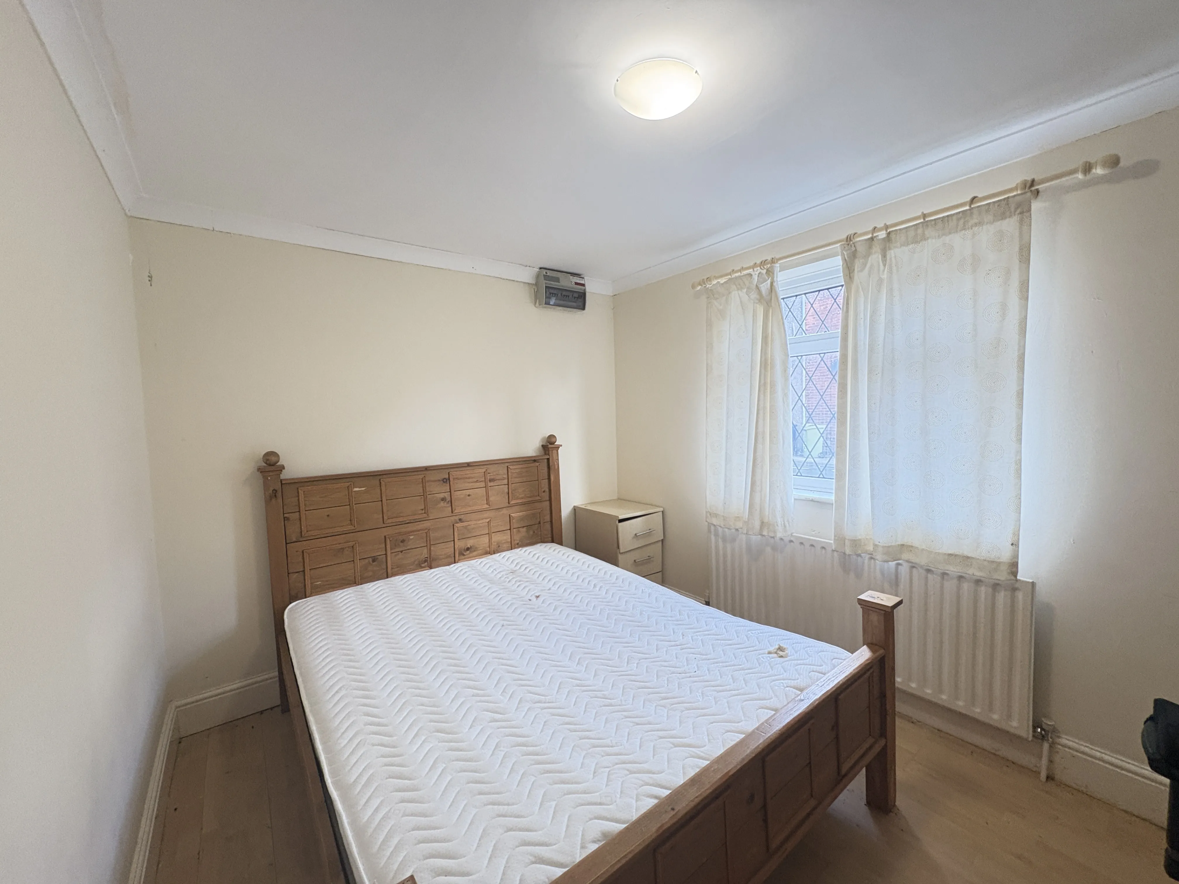 VACANT - Leasehold Self Contained Ground Floor Flat