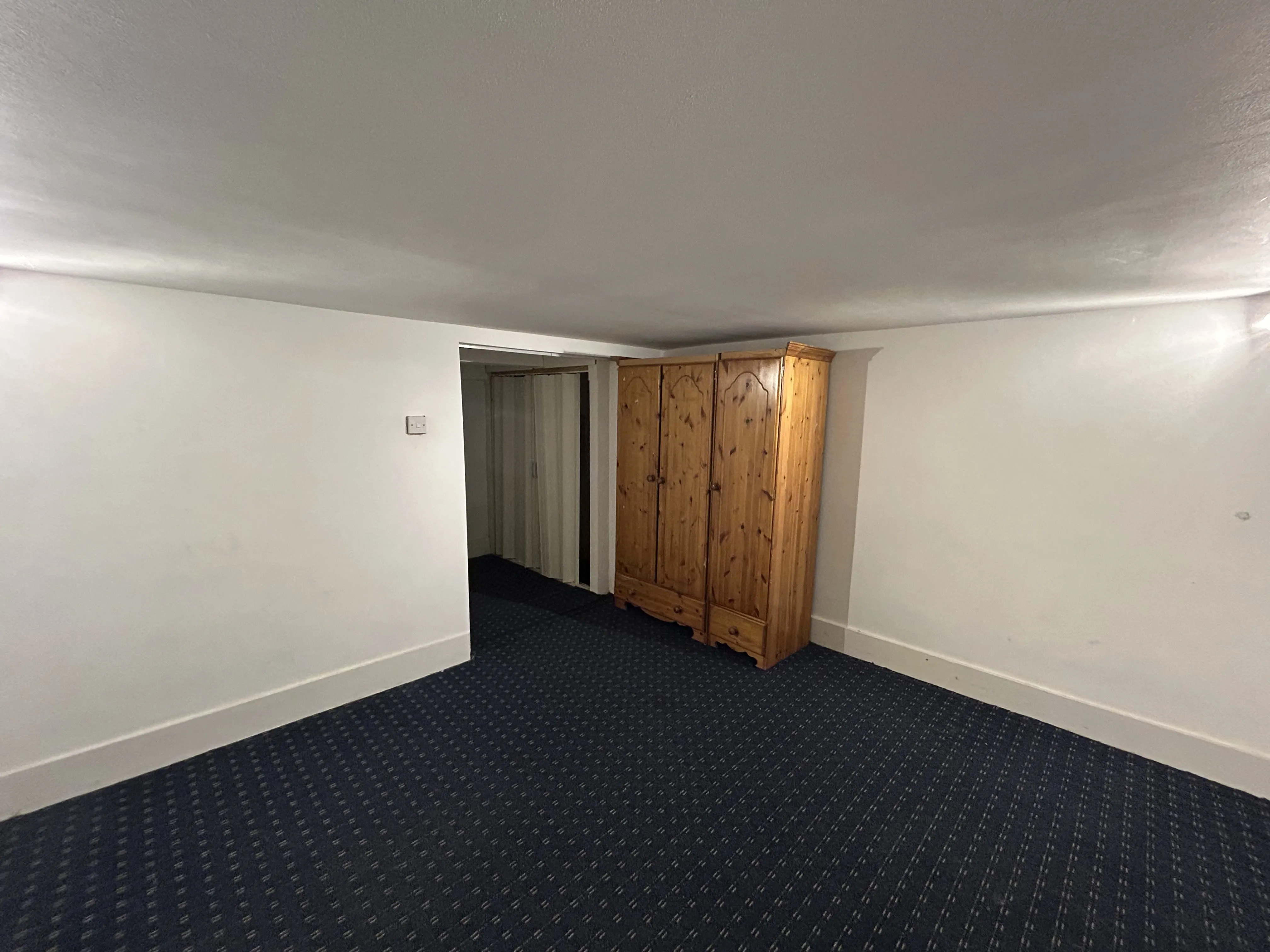 INVESTMENT - Leasehold Self Contained Ground and Lower Ground Floor Maisonette