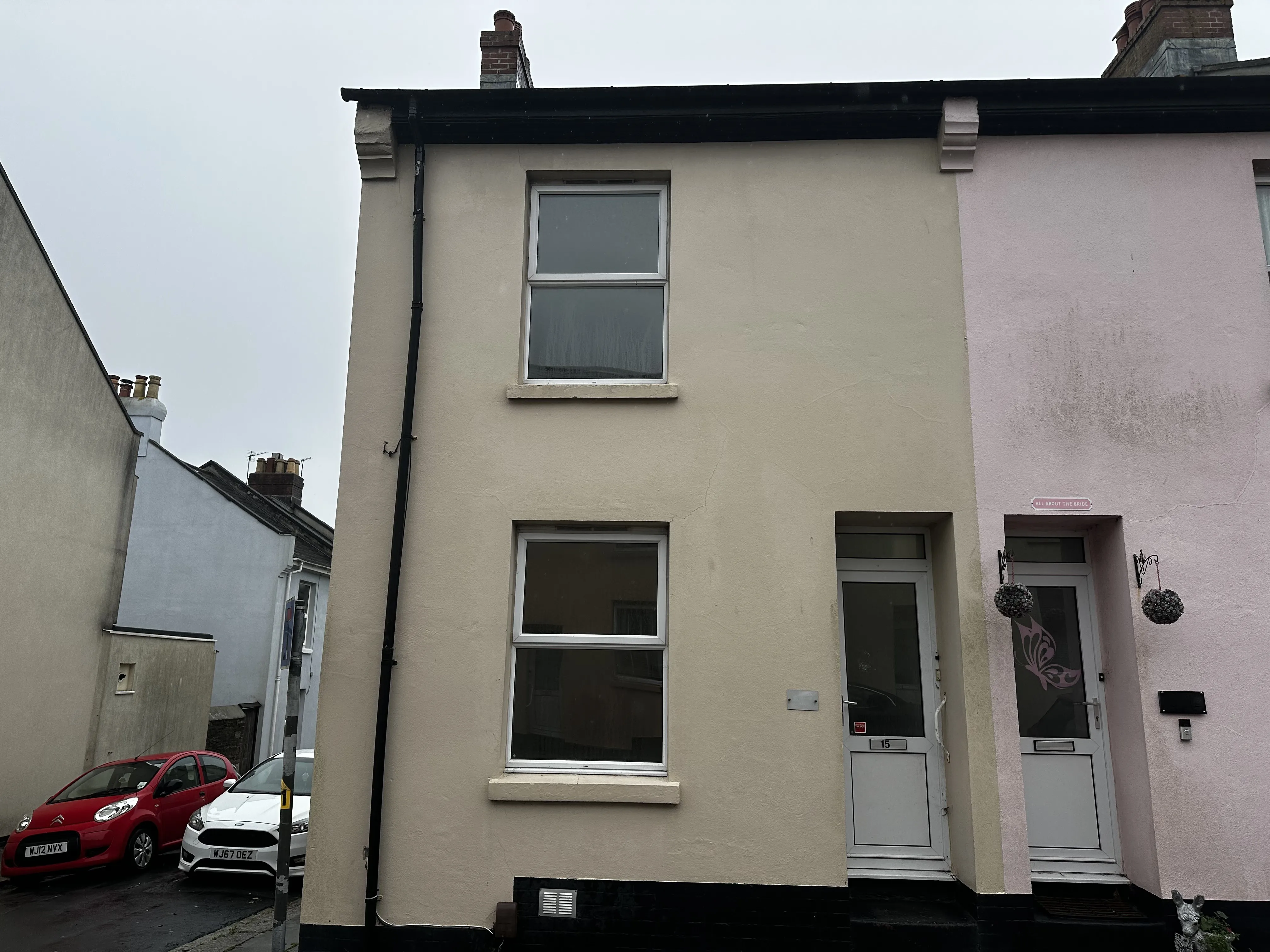 VACANT - Freehold End Terrace House