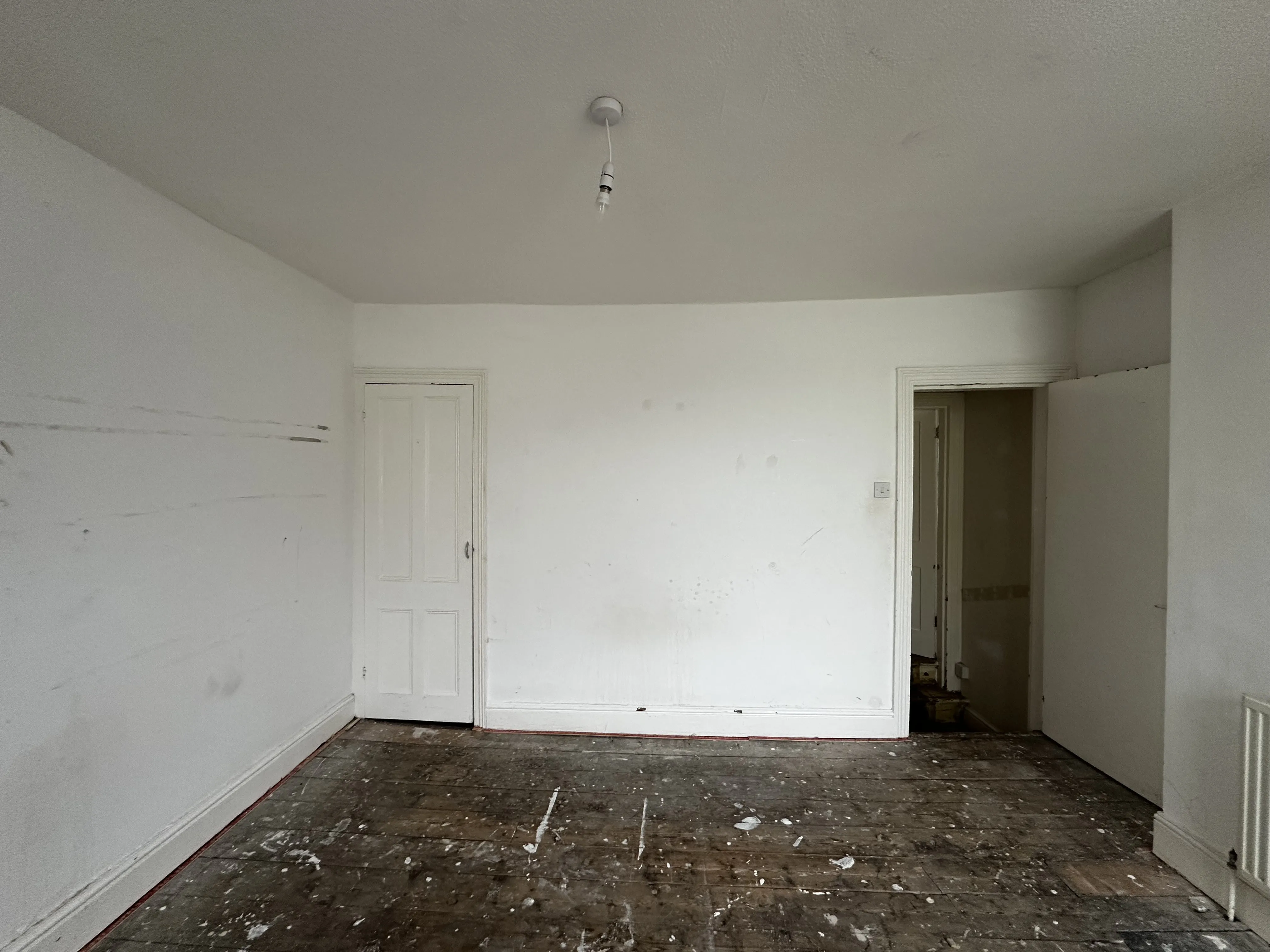 VACANT - Freehold End Terrace House