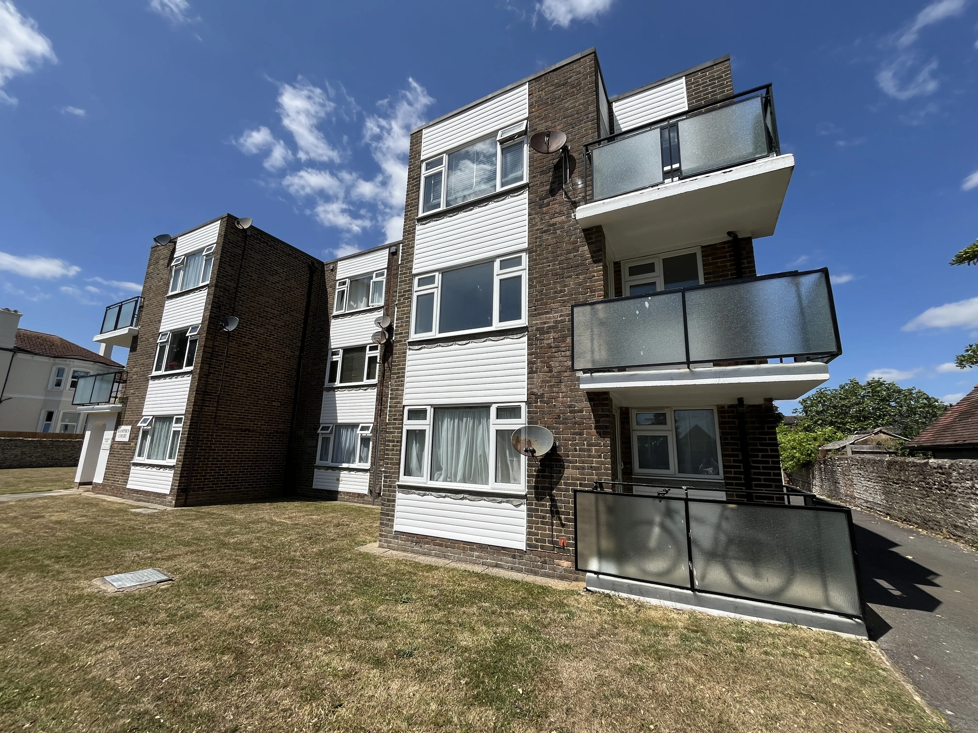Leasehold Self Contained First Floor Flat