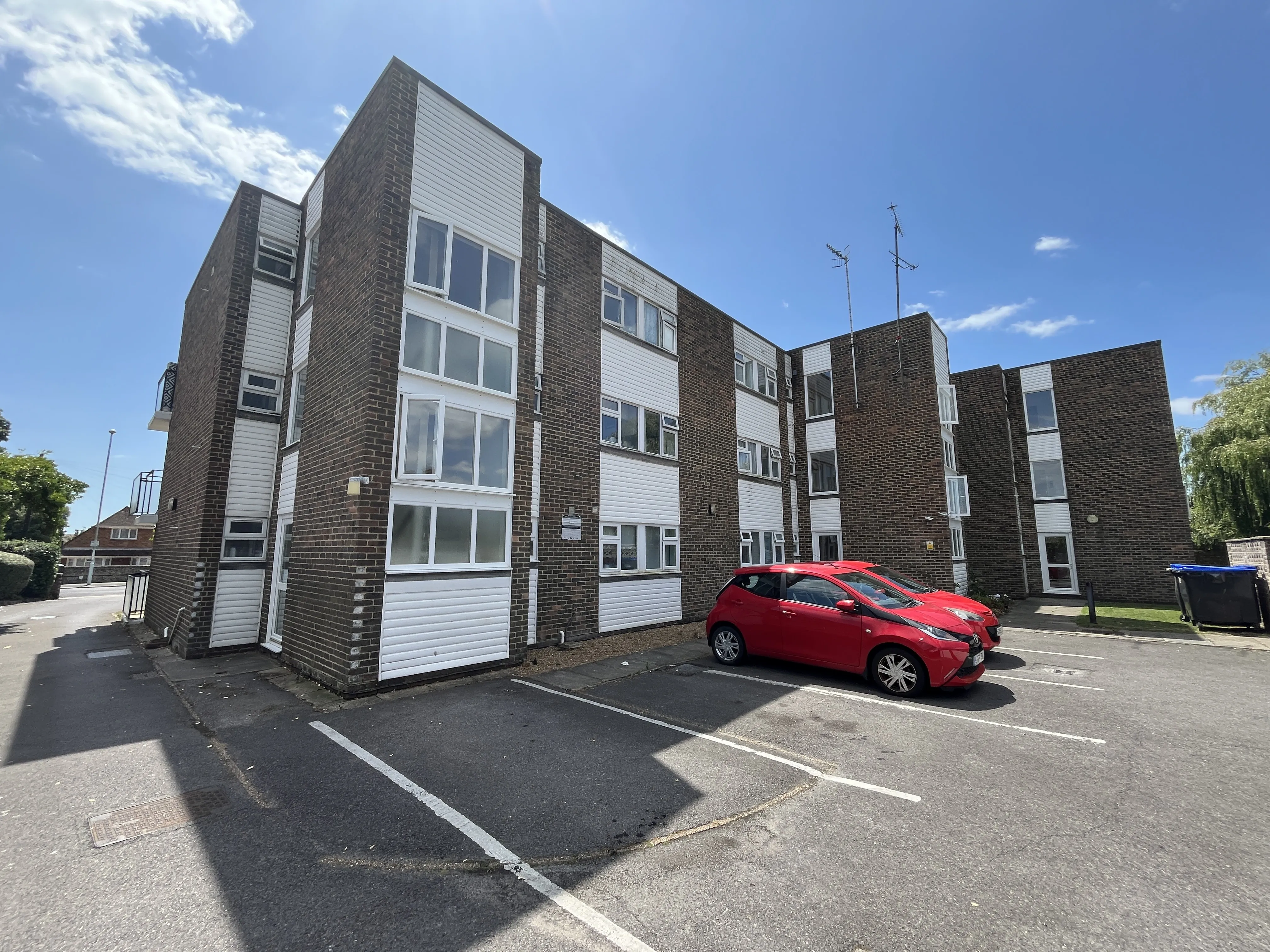 Leasehold Self Contained First Floor Flat