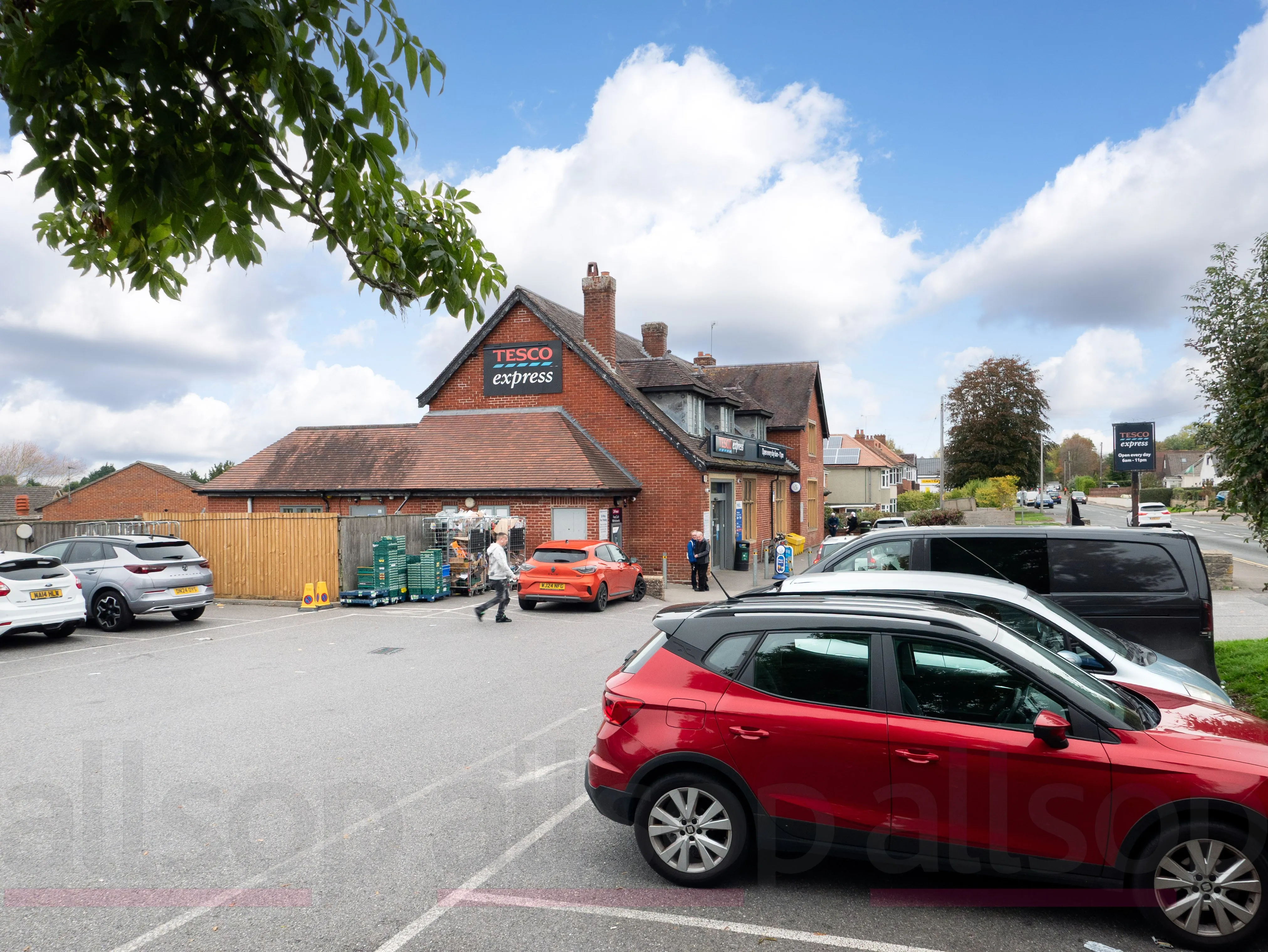 Attractive Freehold Convenience Store Investment