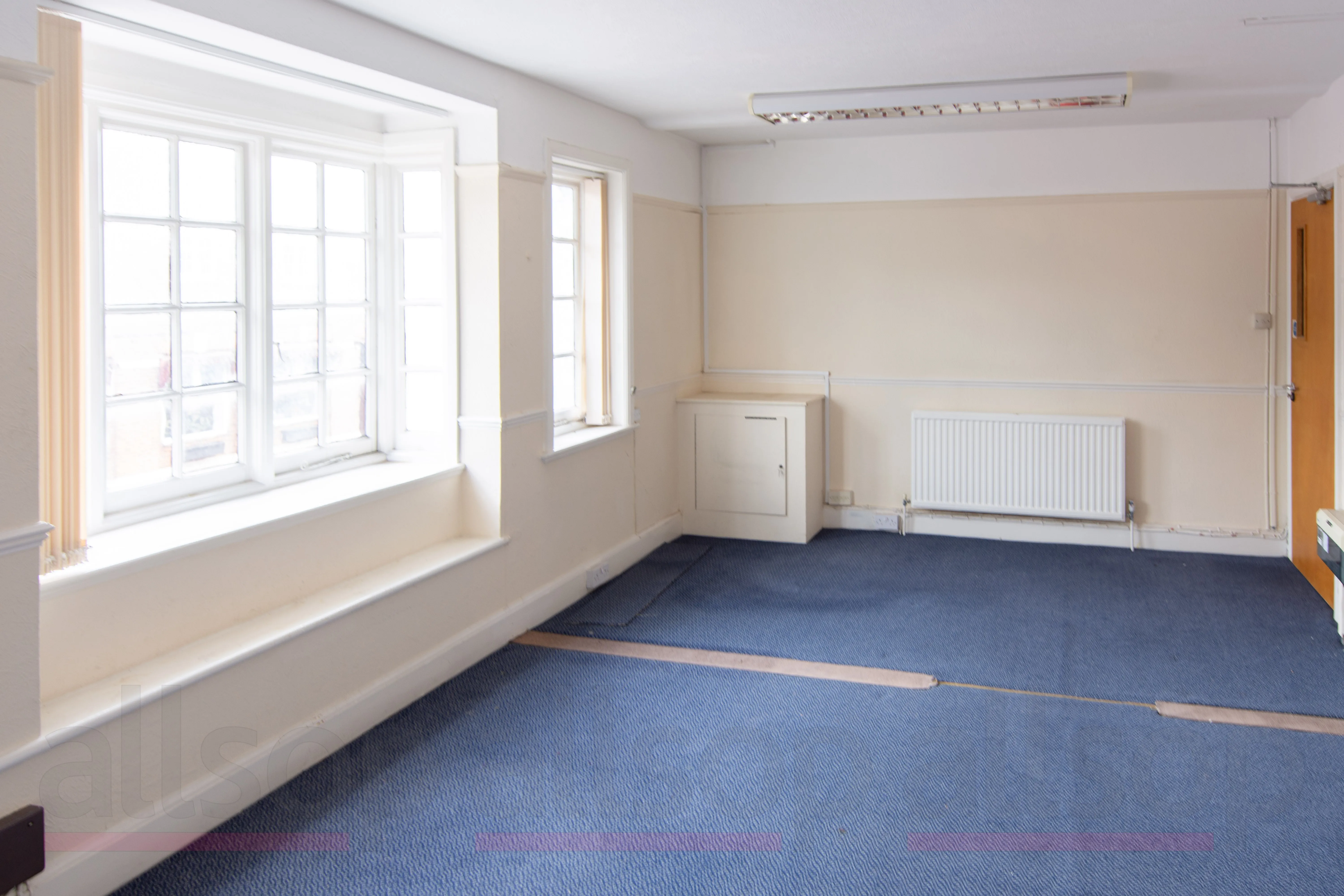 Well Located Vacant Freehold Shop & Future Development Opportunity 
