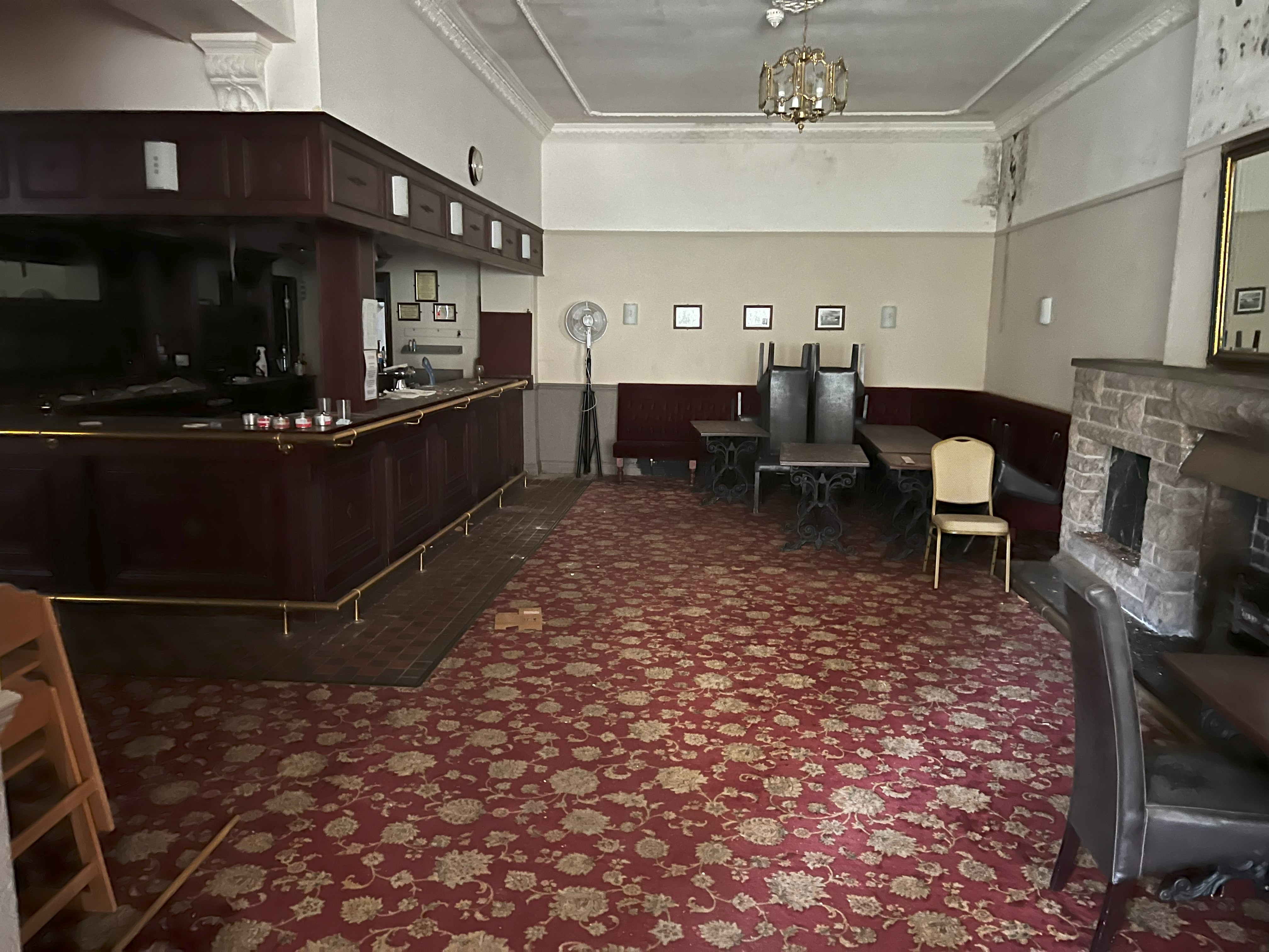 VACANT - Substantial Freehold Former Hotel 