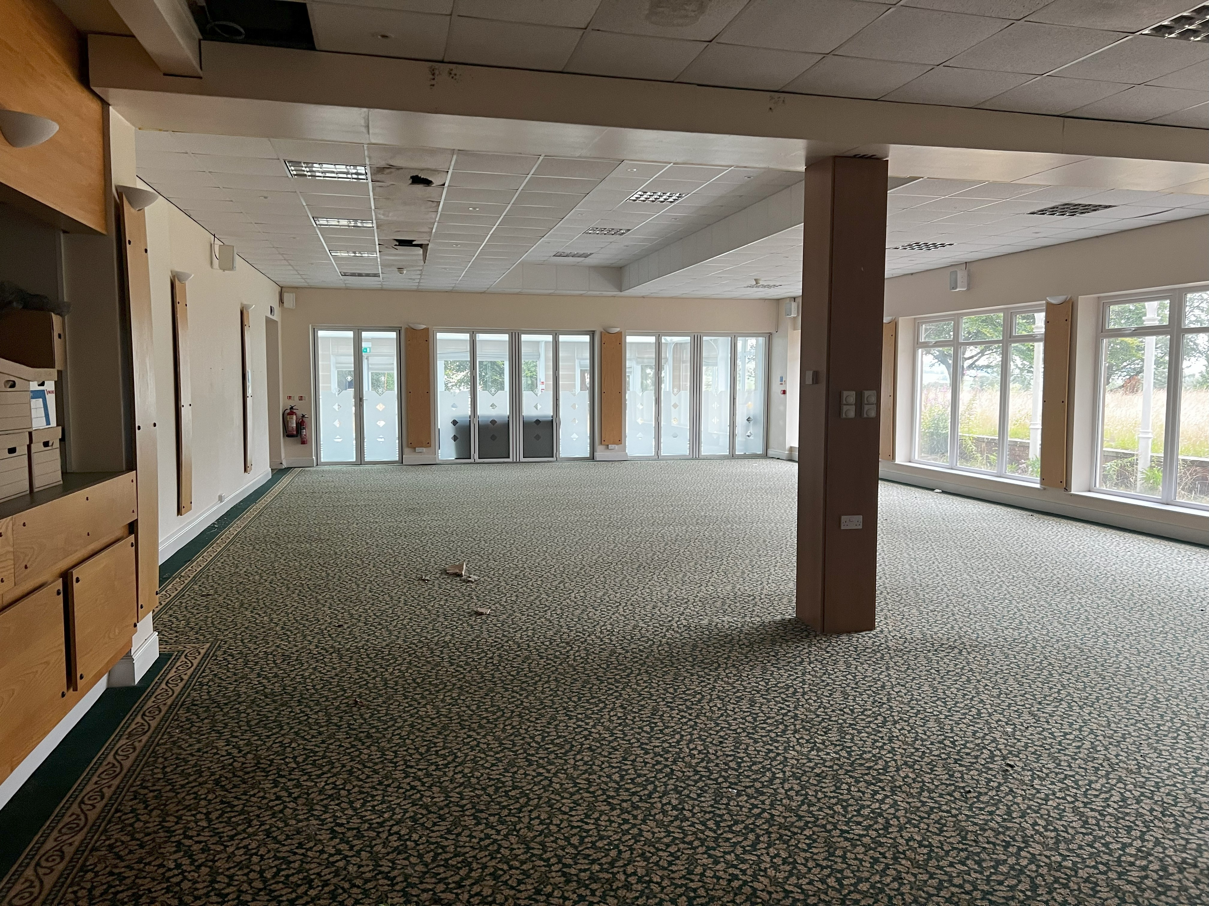 VACANT - Substantial Freehold Former Hotel 